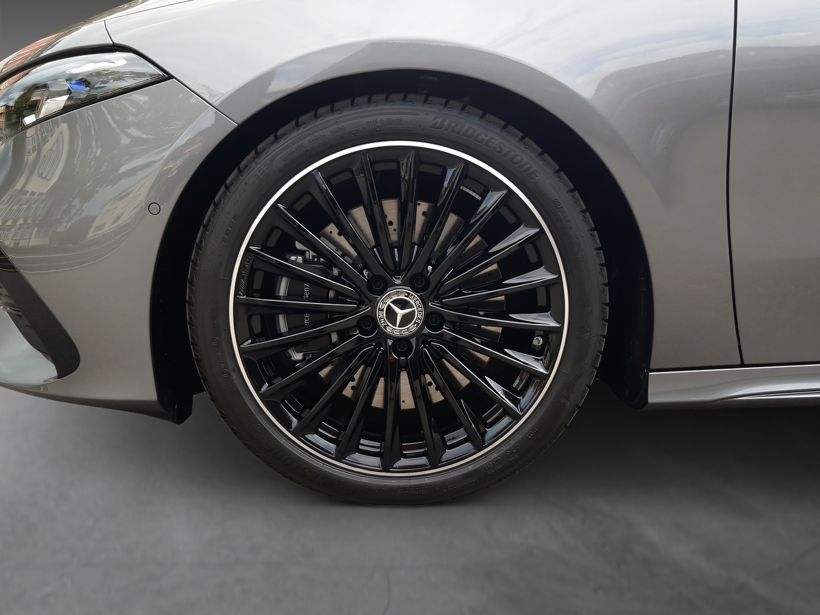 MERCEDES-BENZ A 250 4Matic AMG Line-image-5