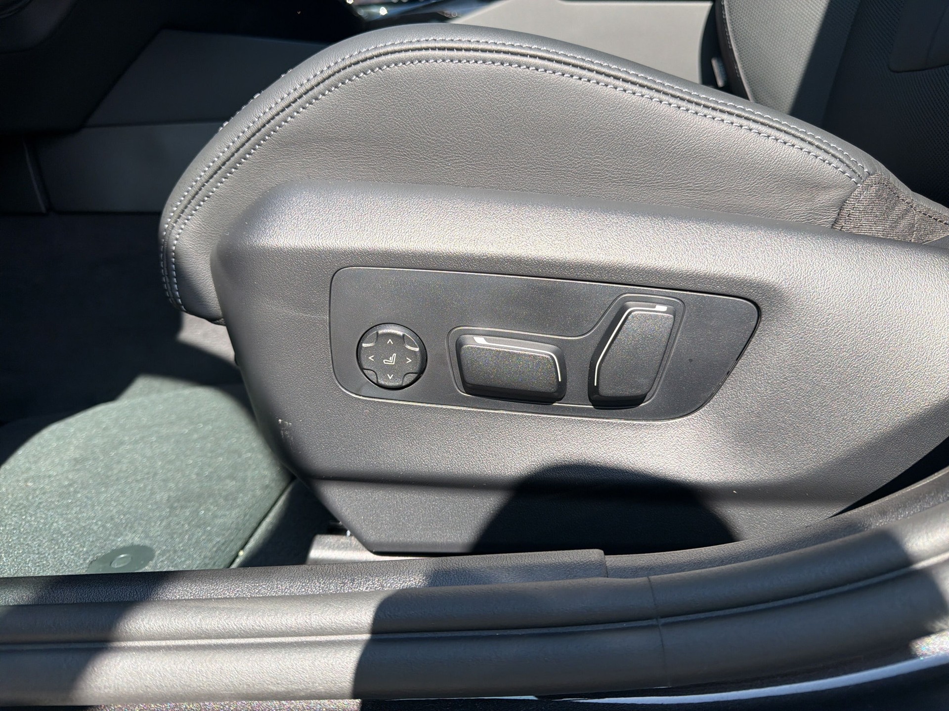 BMW 530e xDrive Touring M Sport Pro Steptronic-image-18