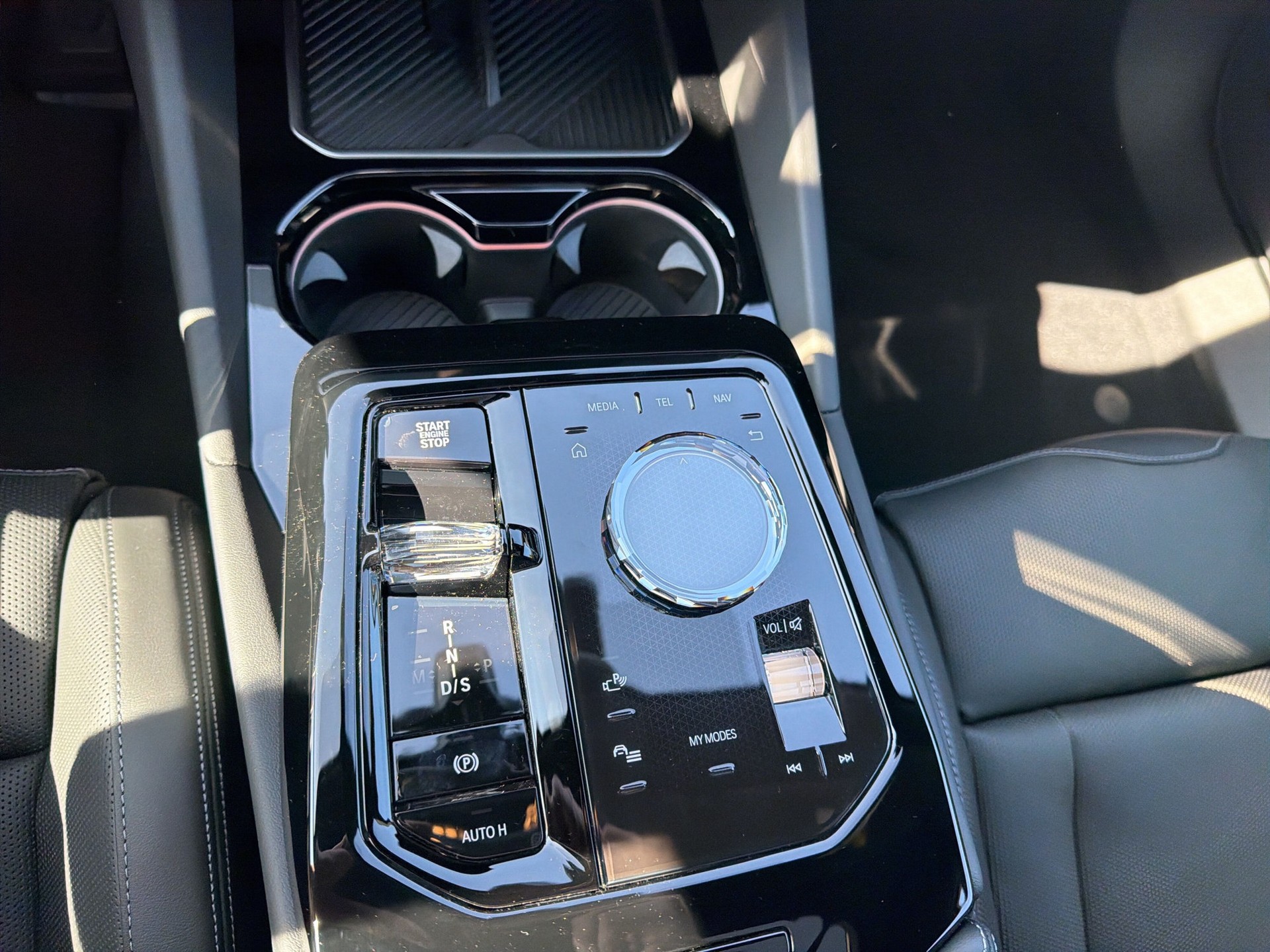 BMW 530e xDrive Touring M Sport Pro Steptronic-image-12