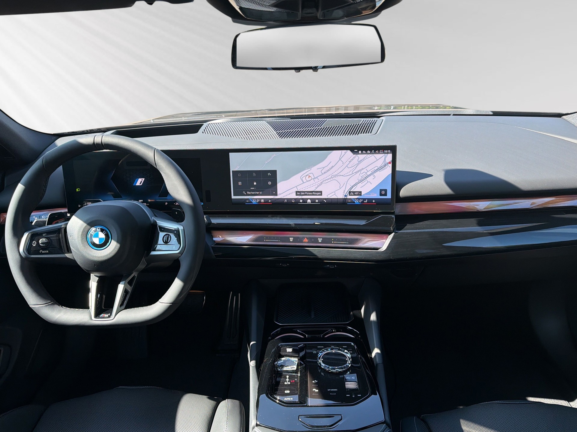 BMW 530e xDrive Touring M Sport Pro Steptronic-image-3
