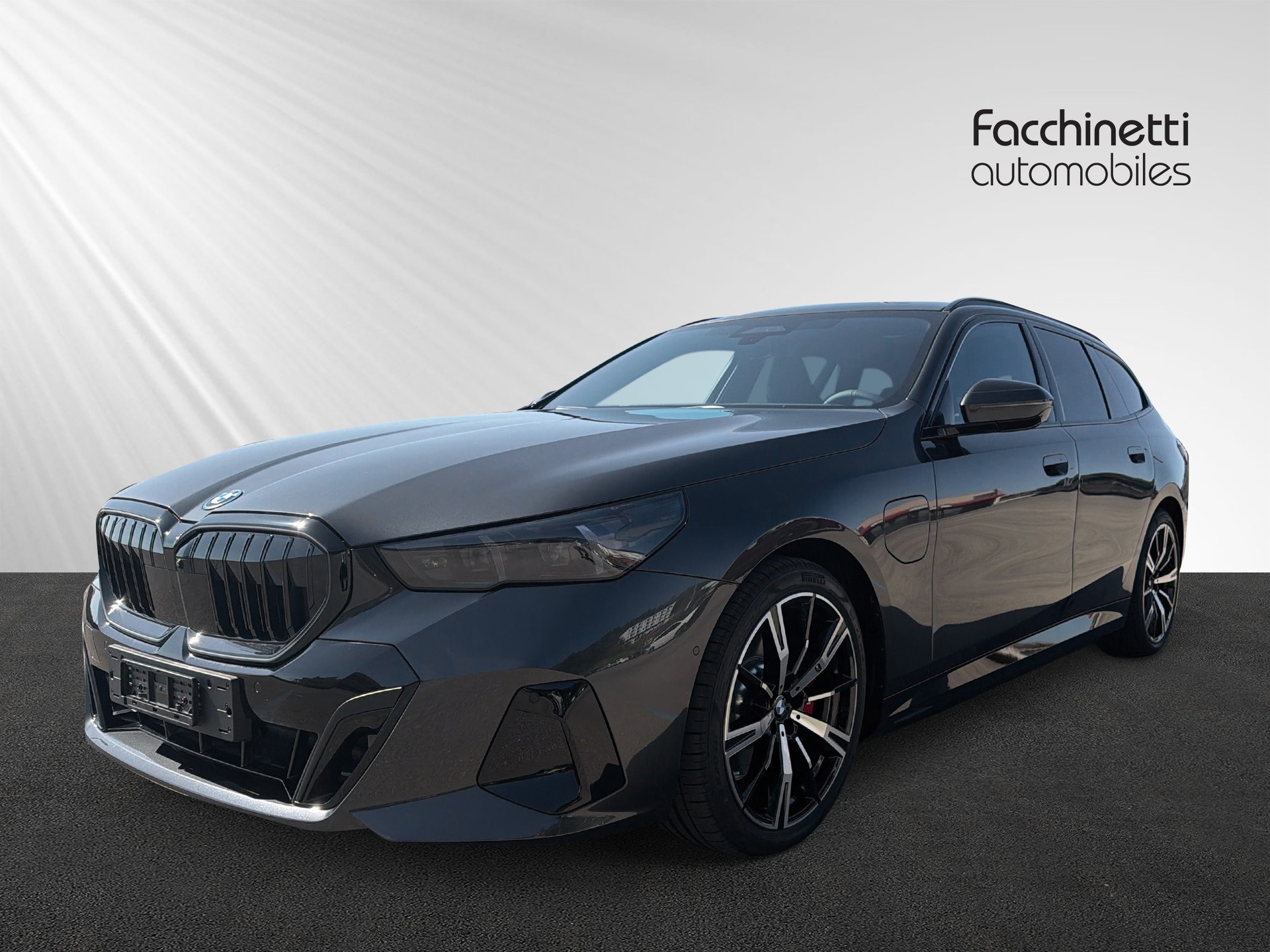 BMW 530e xDrive Touring M Sport Pro Steptronic-image-0