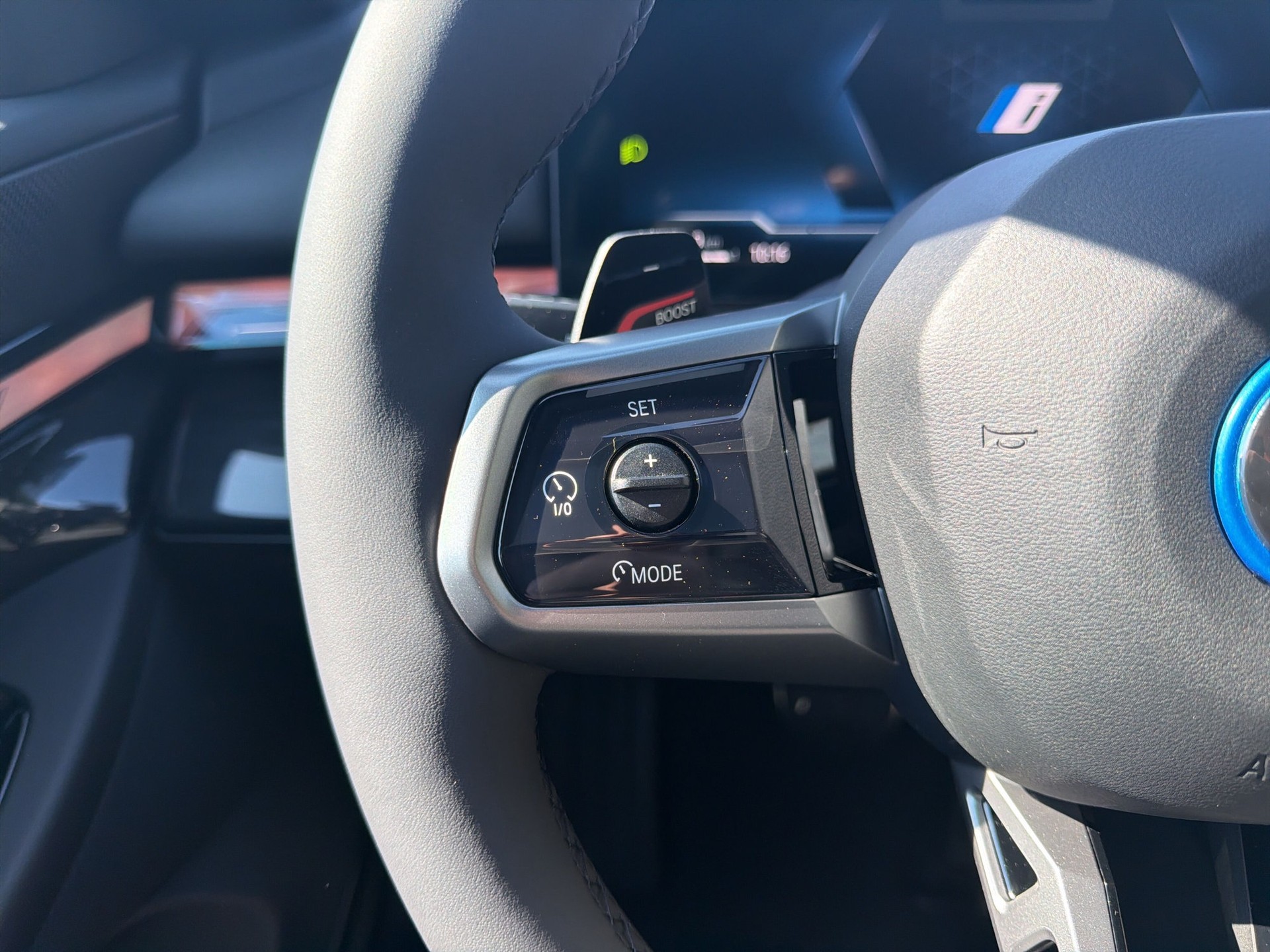 BMW 530e xDrive Touring M Sport Pro Steptronic-image-14