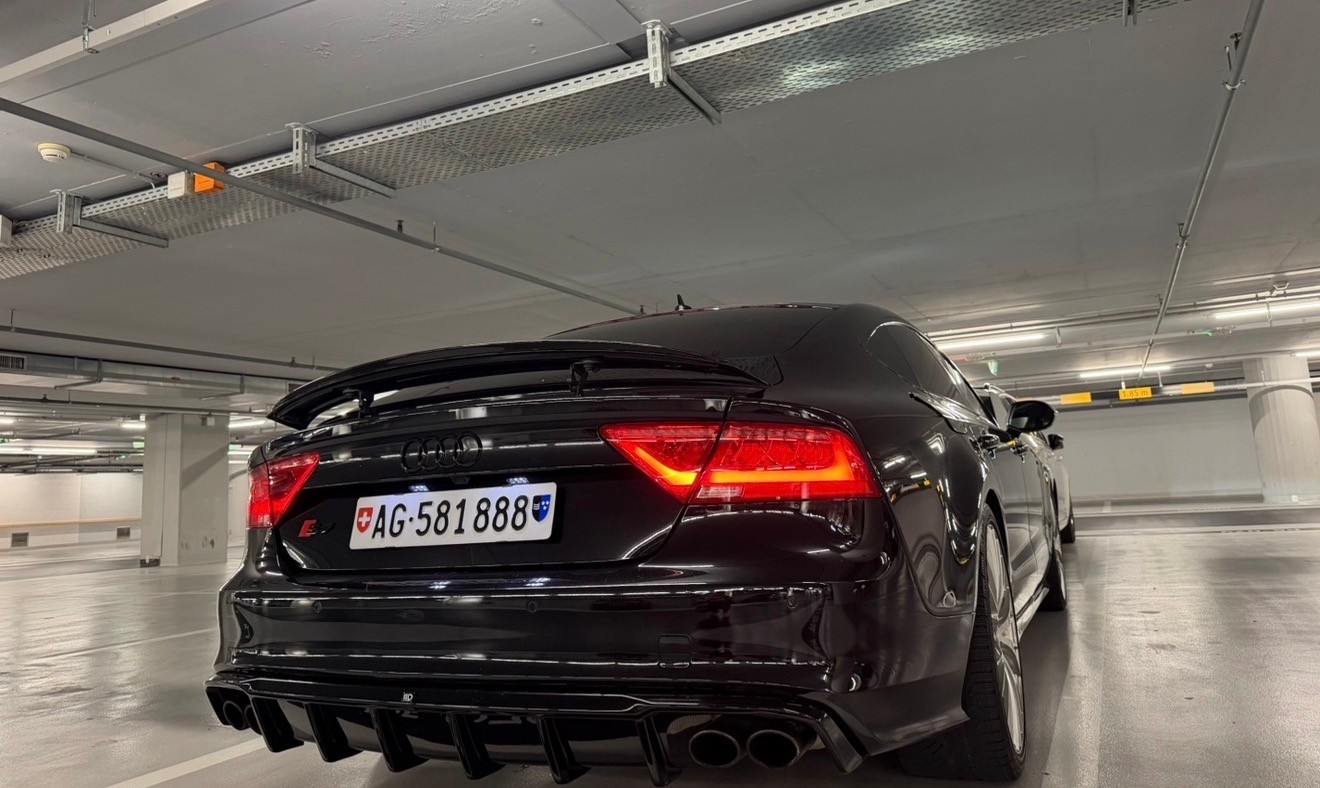 AUDI 4.0 V8 TFSI quattro S-Tronic-image-0