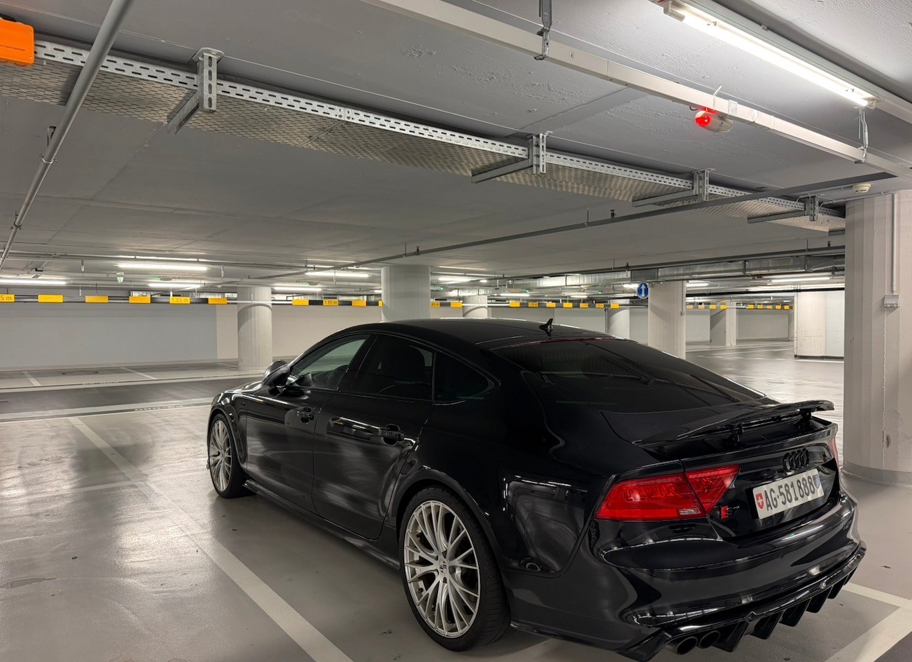AUDI 4.0 V8 TFSI quattro S-Tronic