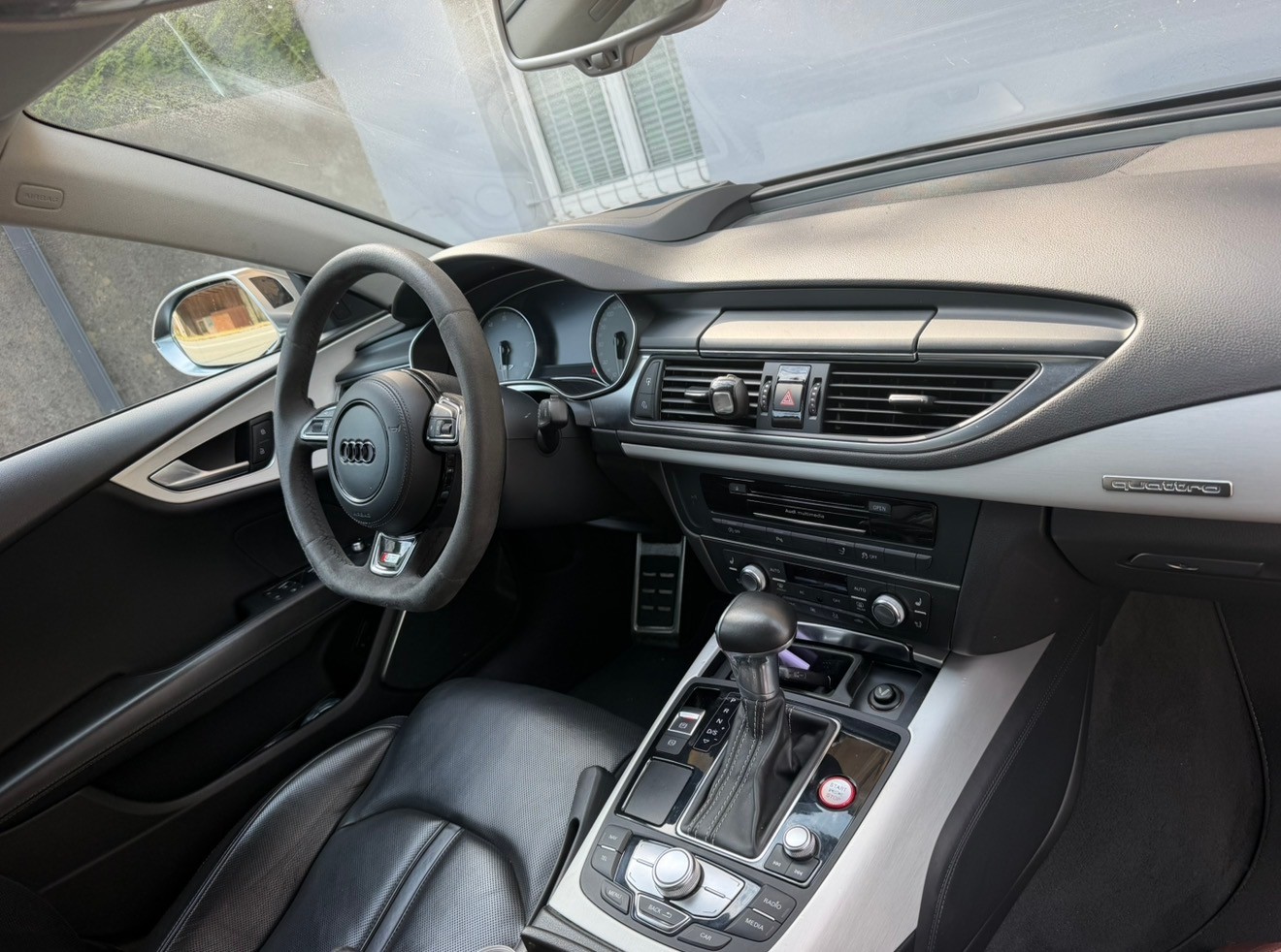 AUDI 4.0 V8 TFSI quattro S-Tronic-image-2