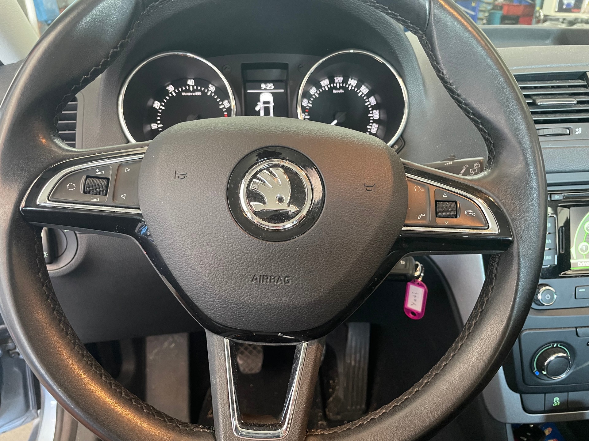 SKODA Yeti 1.2 TSI Elegance-image-7