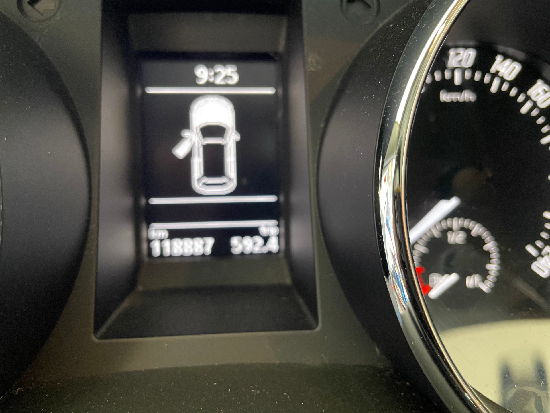 SKODA Yeti 1.2 TSI Elegance-image-9