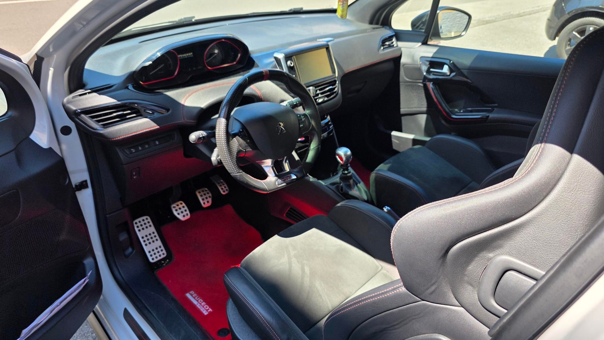 PEUGEOT 208 1.6 Turbo GTi 30th-image-7