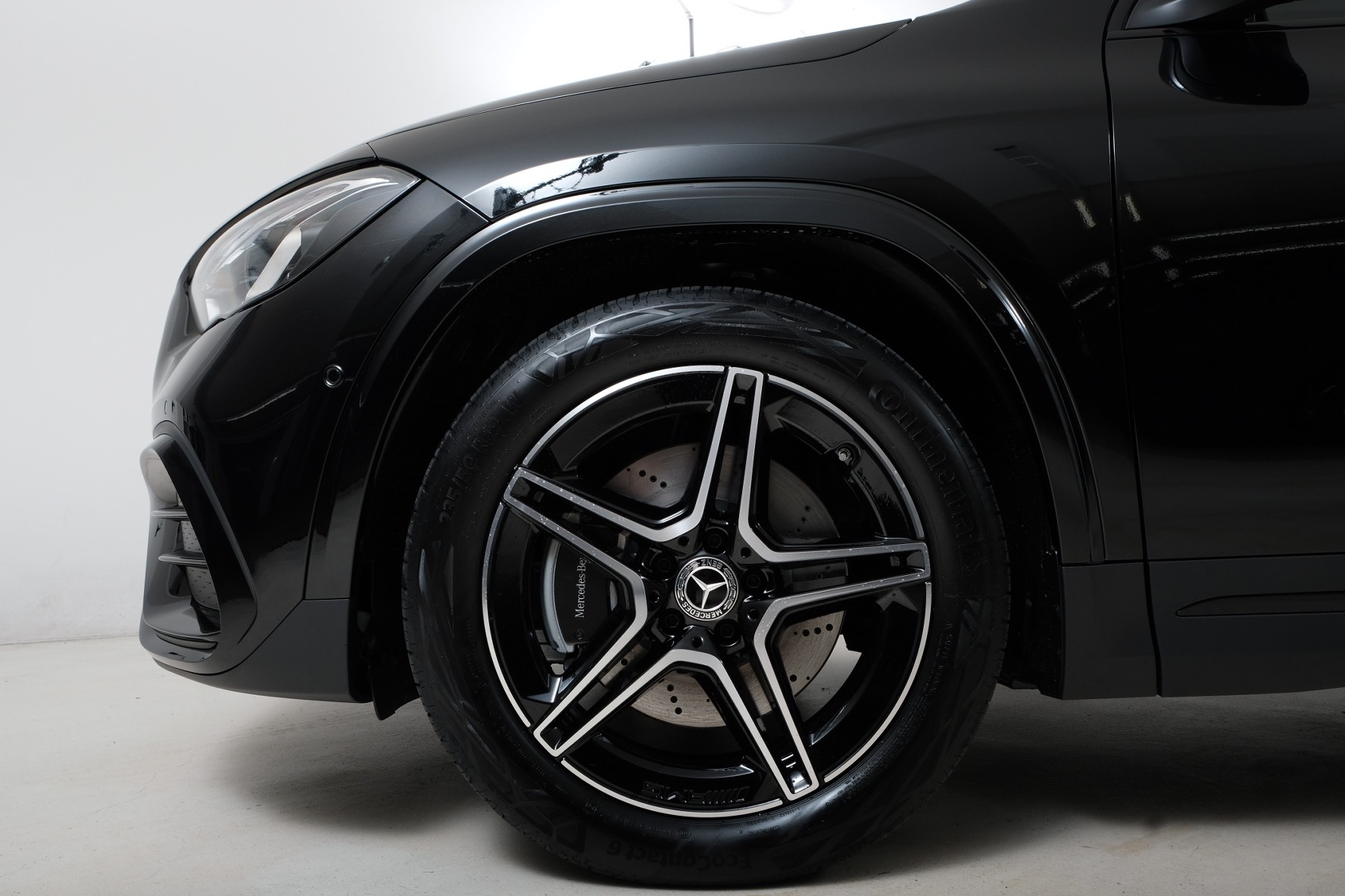 MERCEDES-BENZ GLA 250 4Matic 8G-DCT Swiss Star-showroom-element-1