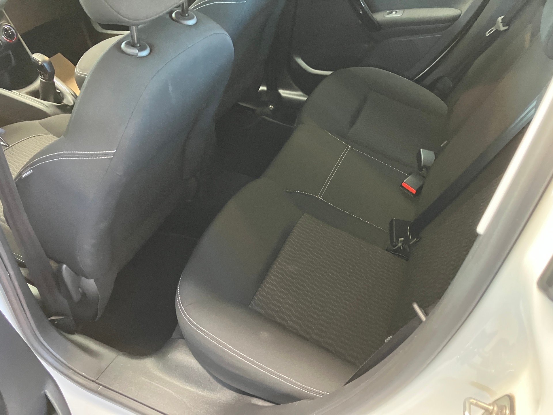PEUGEOT 208 1.2 PureTech Style-image-17