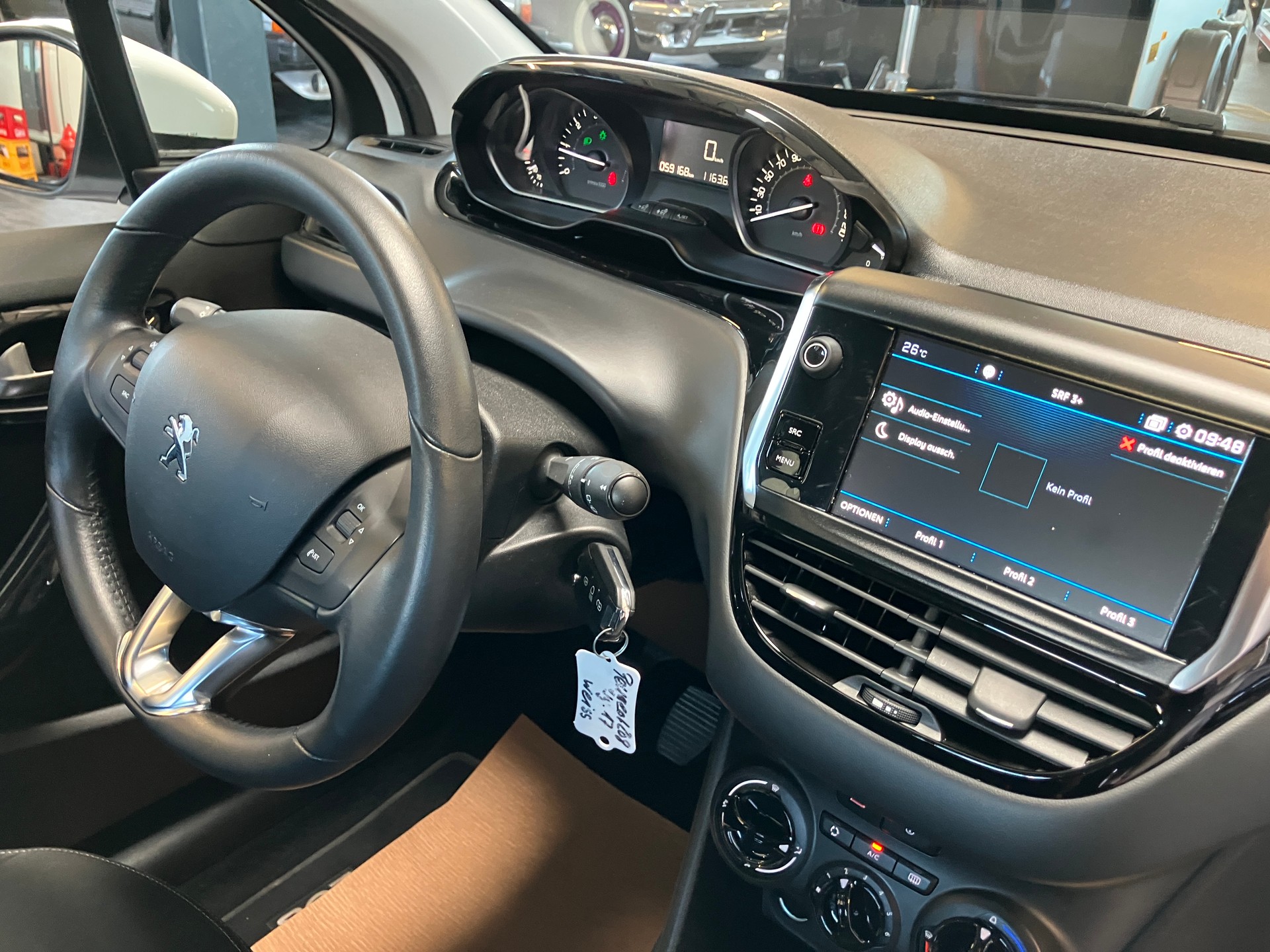 PEUGEOT 208 1.2 PureTech Style-image-27