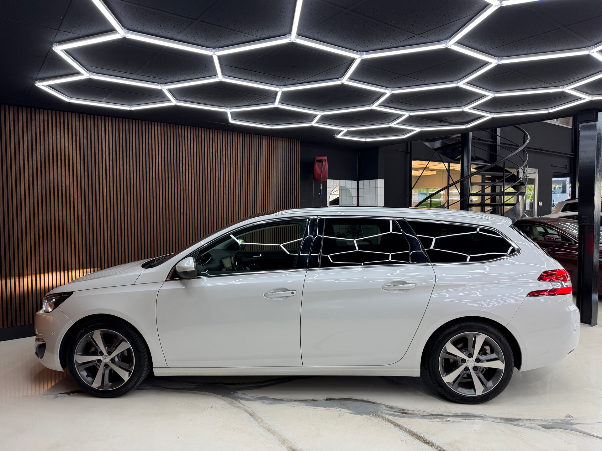 PEUGEOT 308 SW 1.2 THP Féline-image-9