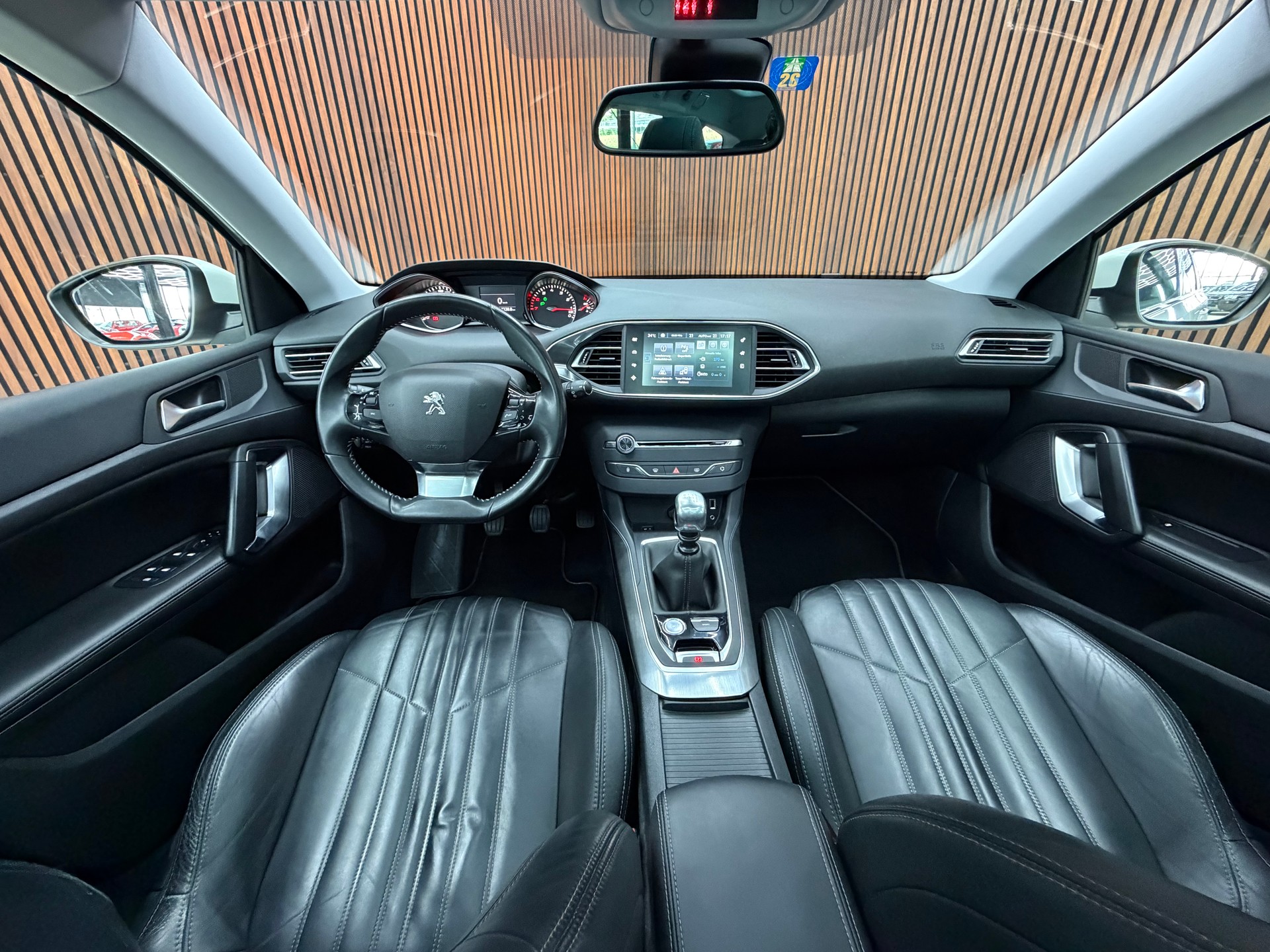 PEUGEOT 308 SW 1.2 THP Féline-image-11