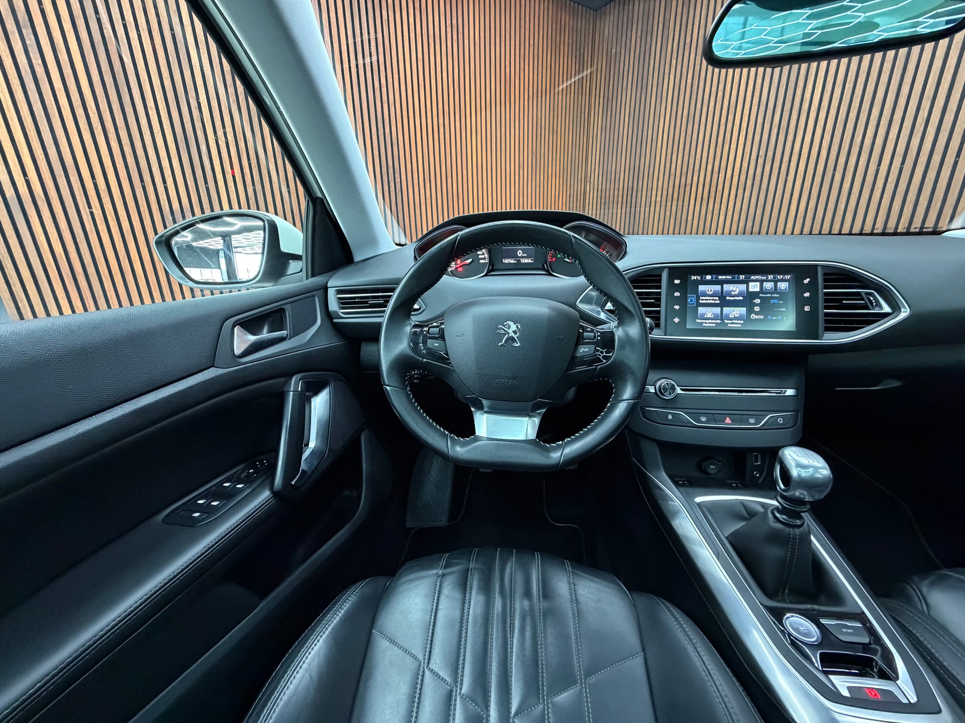 PEUGEOT 308 SW 1.2 THP Féline-image-12