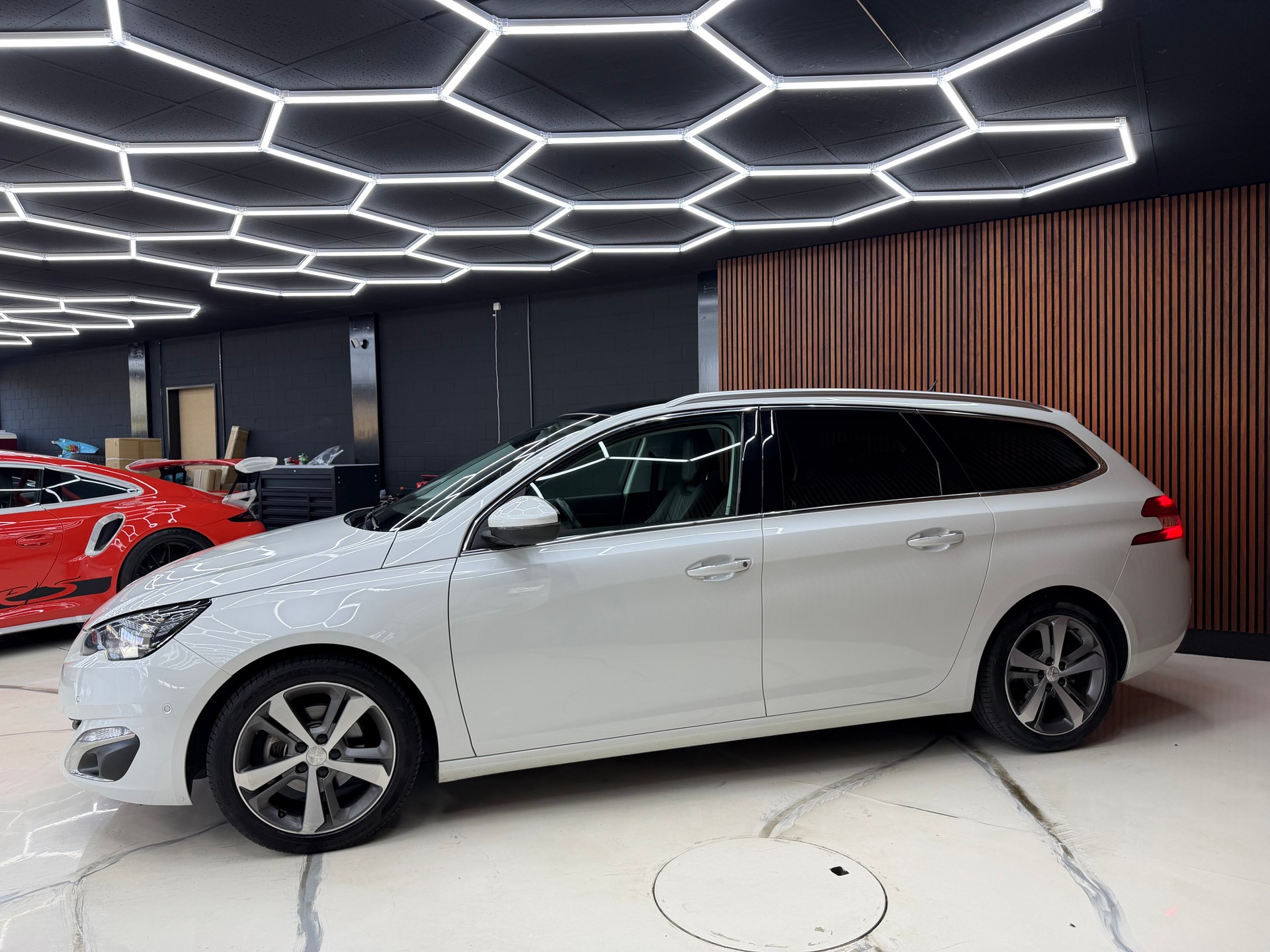 PEUGEOT 308 SW 1.2 THP Féline-image-4
