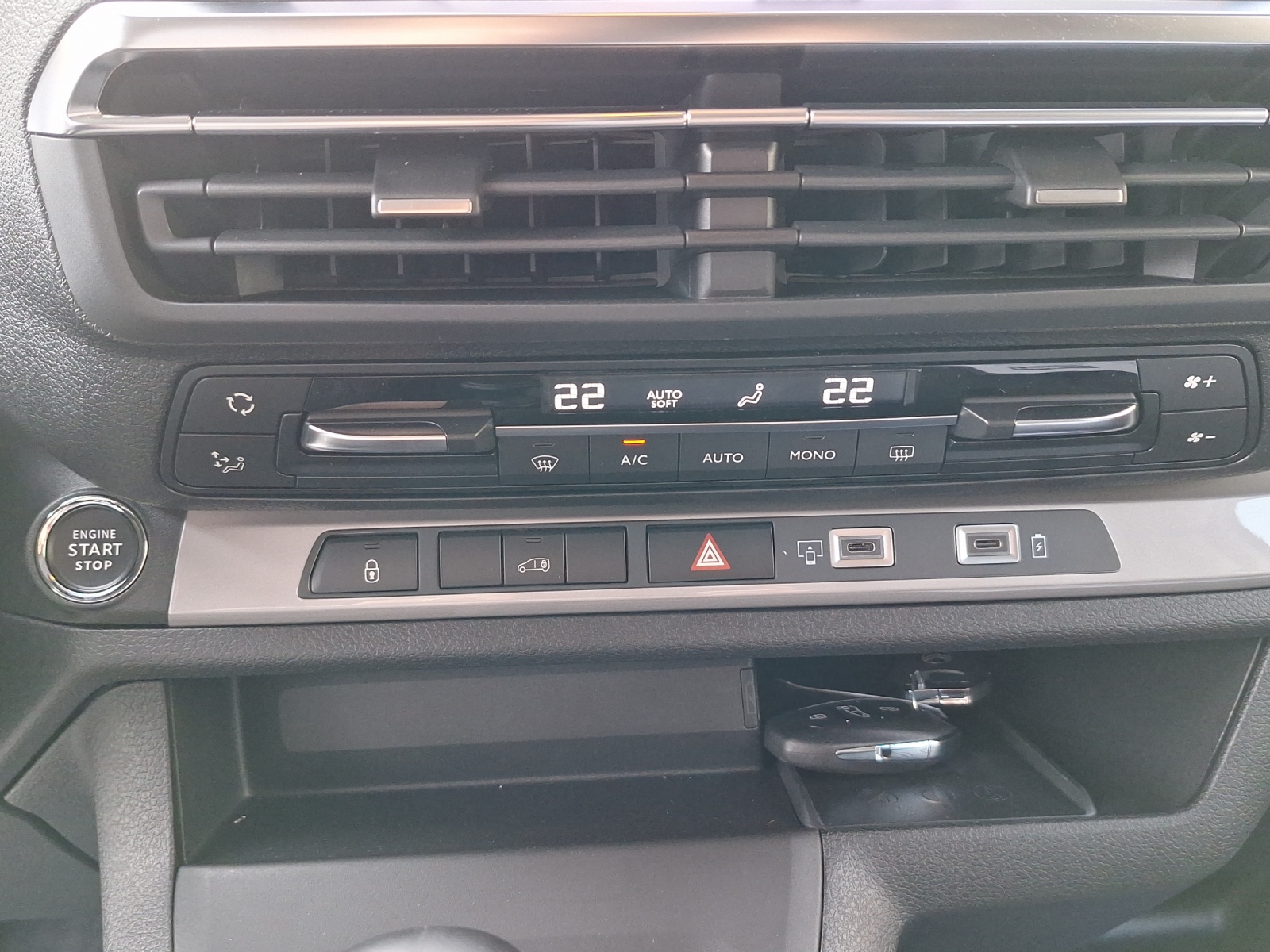 CITROEN Jumpy Kaw. M 1.5 BlueHDi 120 Swiss Edition S/S-image-12