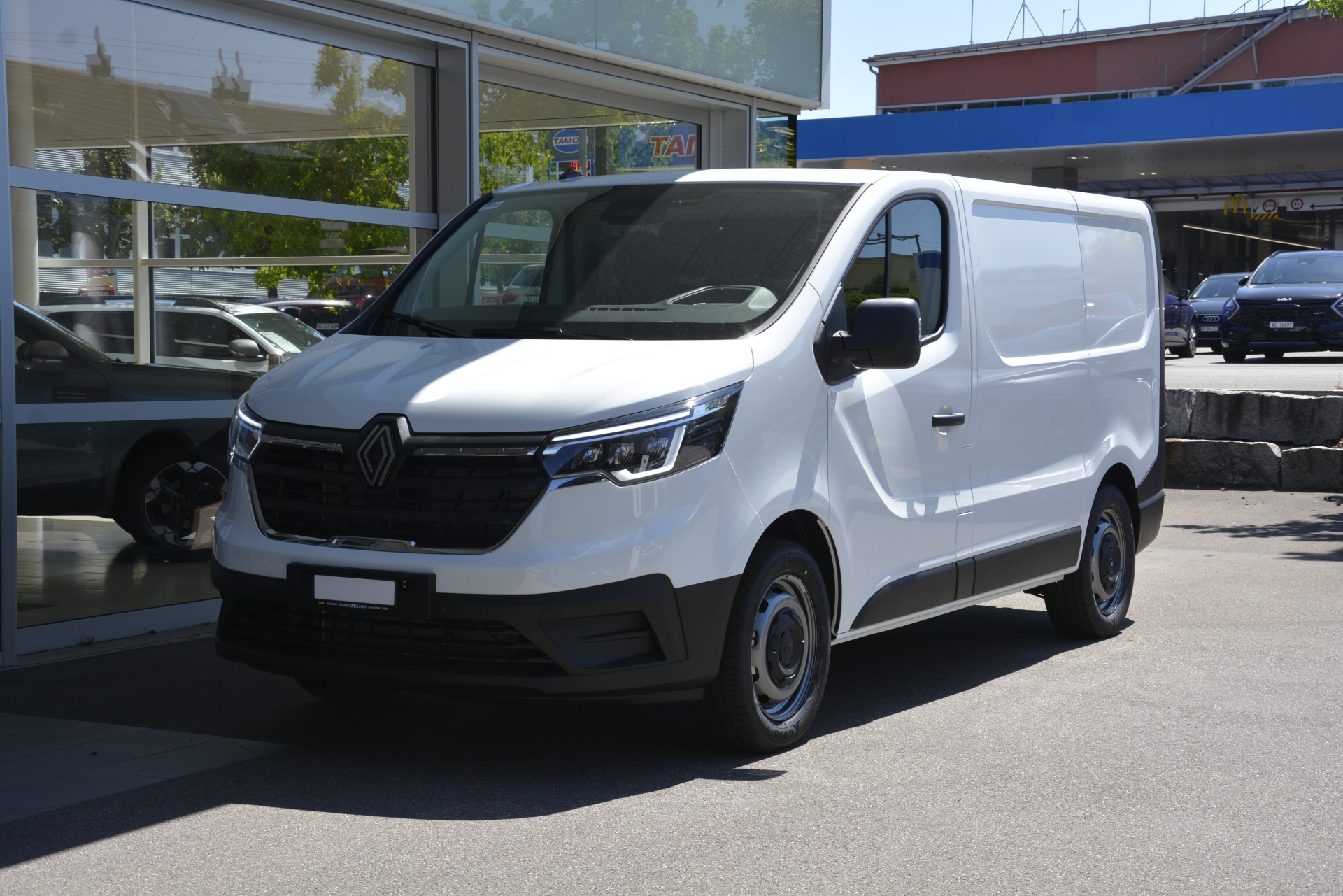 RENAULT Trafic Advance KW L1H1 2.0 Blue dCi 110 S Ntzl. *Anhängerkupplung*-image-0