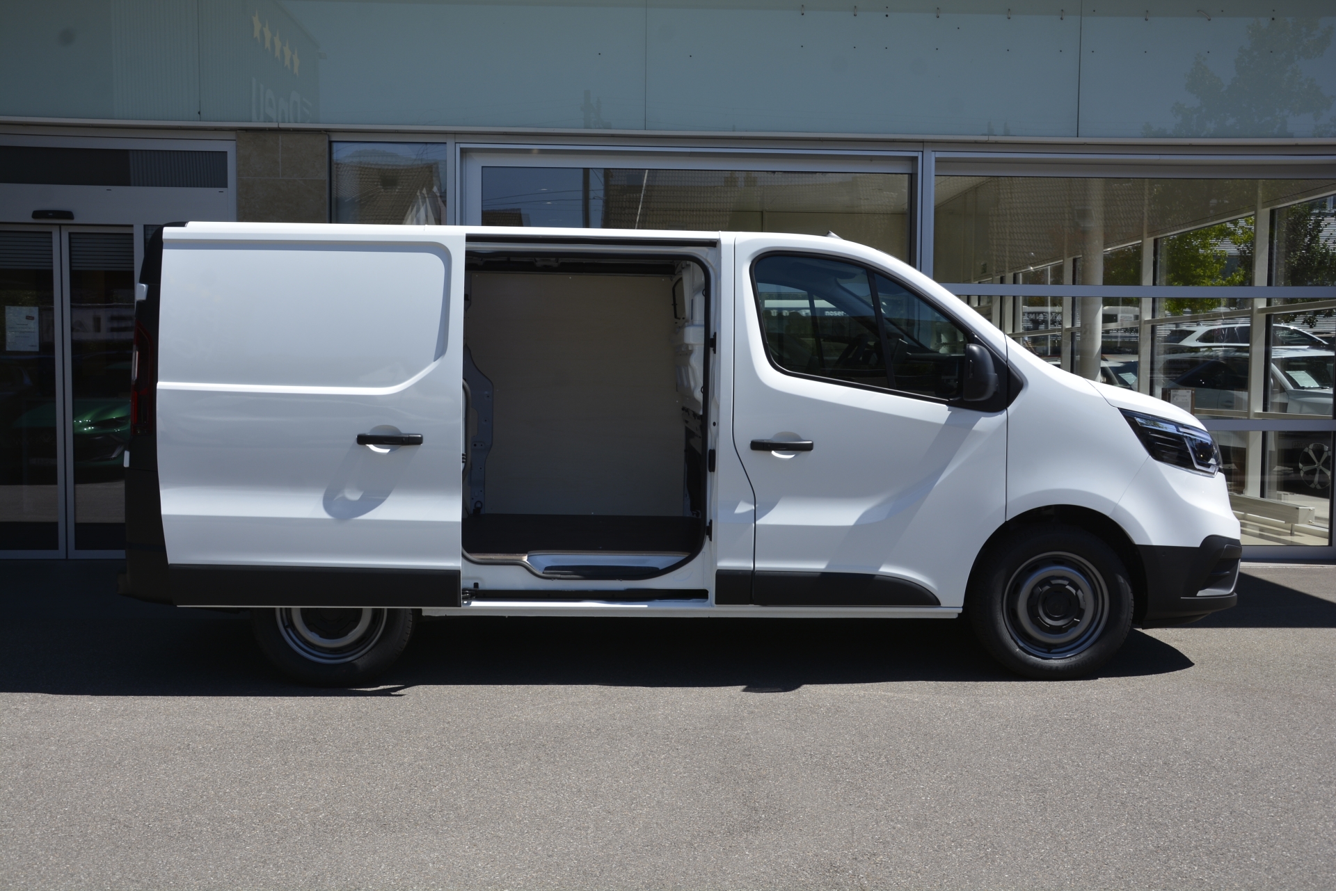 RENAULT Trafic Advance KW L1H1 2.0 Blue dCi 110 S Ntzl. *Anhängerkupplung*-image-3