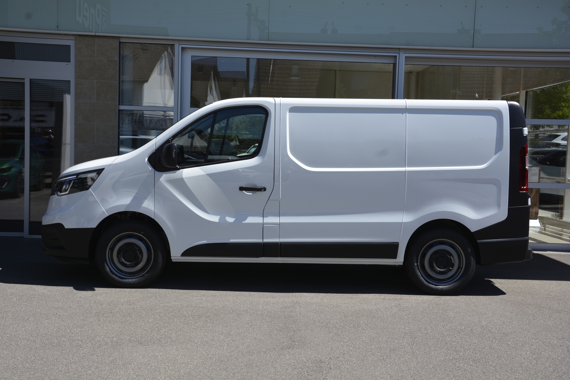 RENAULT Trafic Advance KW L1H1 2.0 Blue dCi 110 S Ntzl. *Anhängerkupplung*-image-2