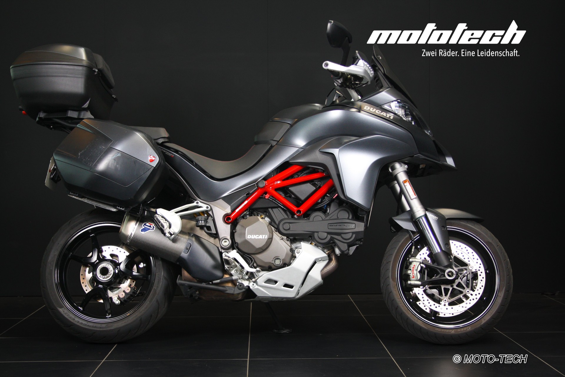 DUCATI Multistrada 1200 S-showroom-element-1