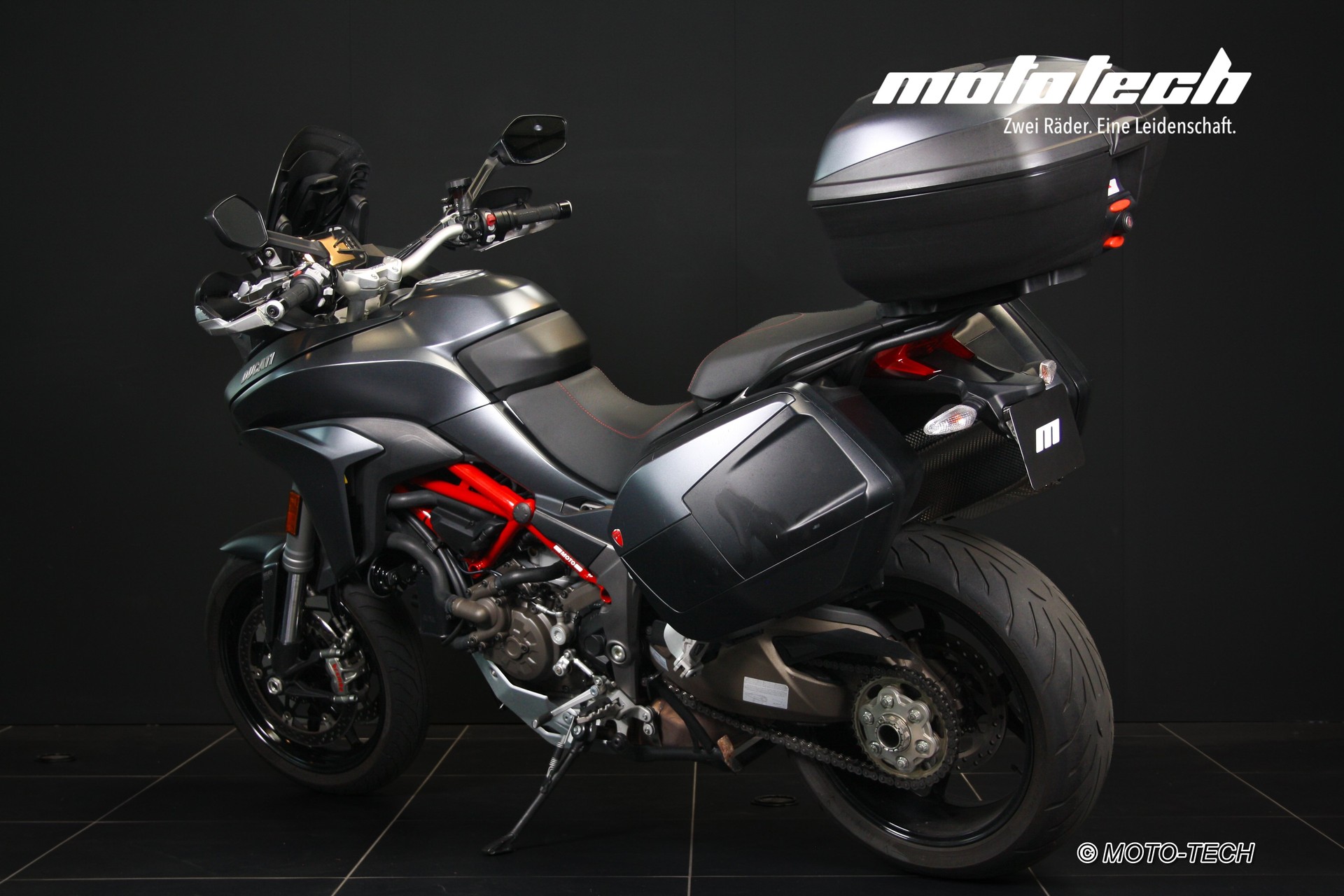 DUCATI Multistrada 1200 S-showroom-element-3