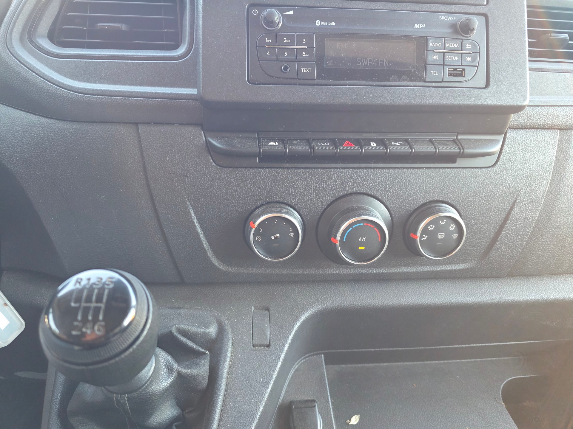 RENAULT Master T35 2.3dCi 135 L3H3-image-9