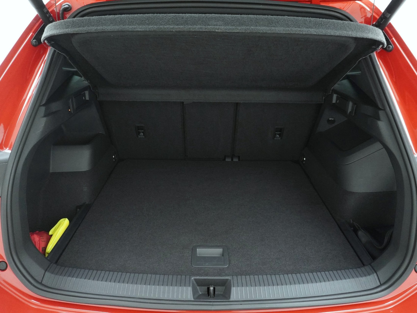 VW Tiguan 2.0 TSI DSG R-Line Black Style 4Motion (2025)-image-13