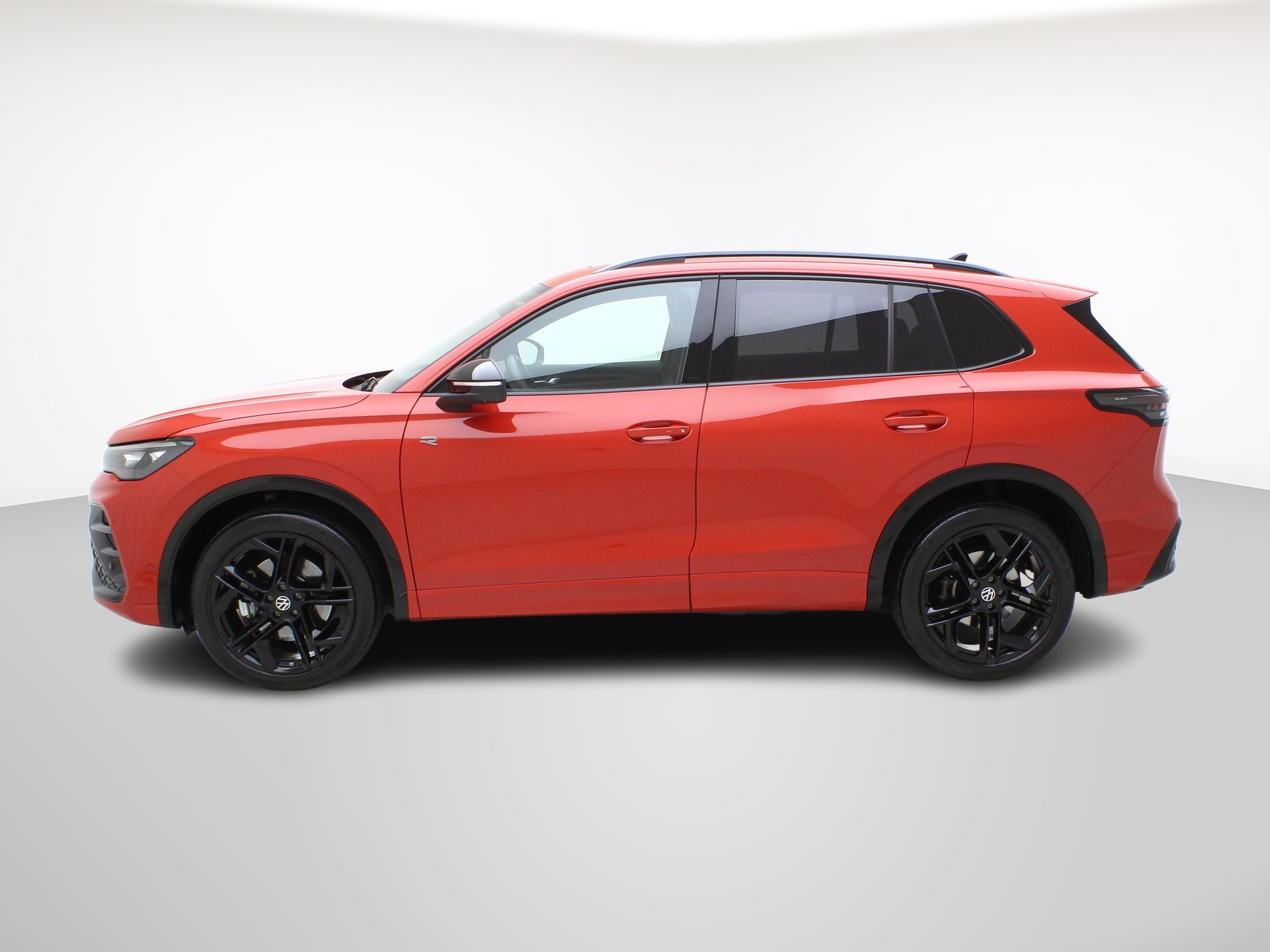 VW Tiguan 2.0 TSI DSG R-Line Black Style 4Motion (2025)-image-2