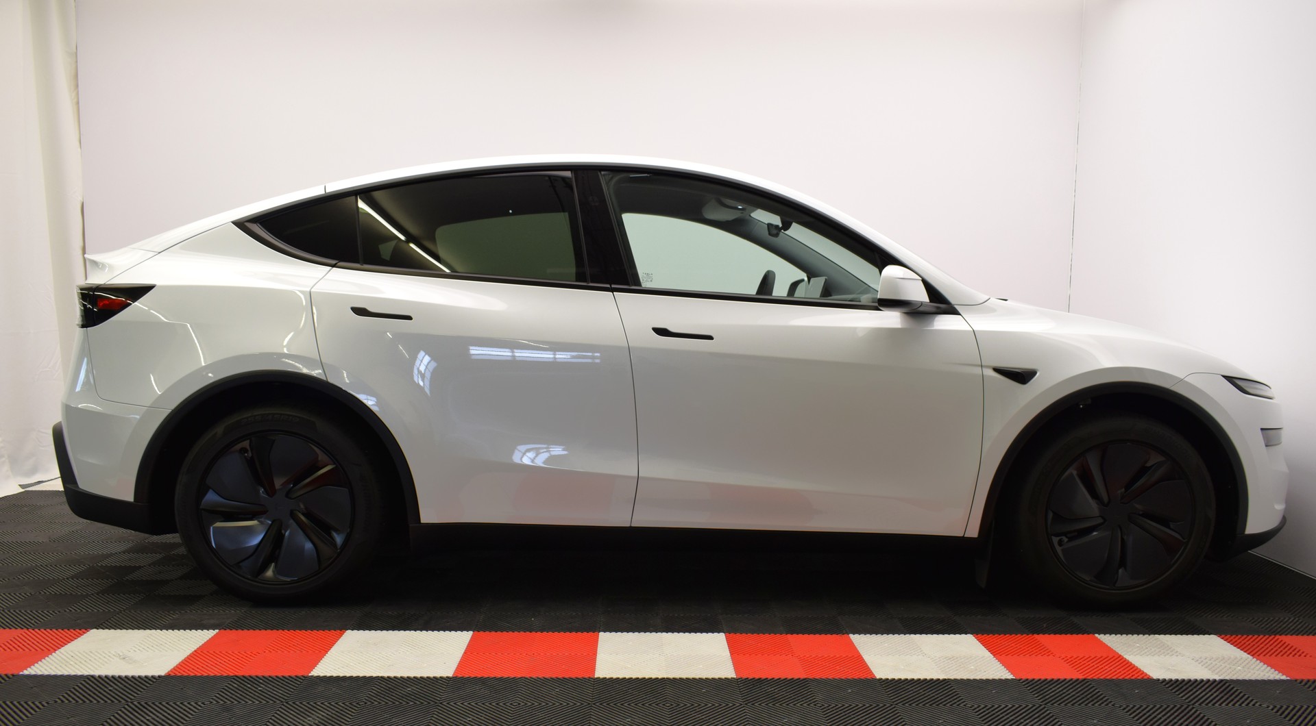 TESLA Model Y Premium Long Range AWD, 7 Sitzer, Made in Berlin-image-10
