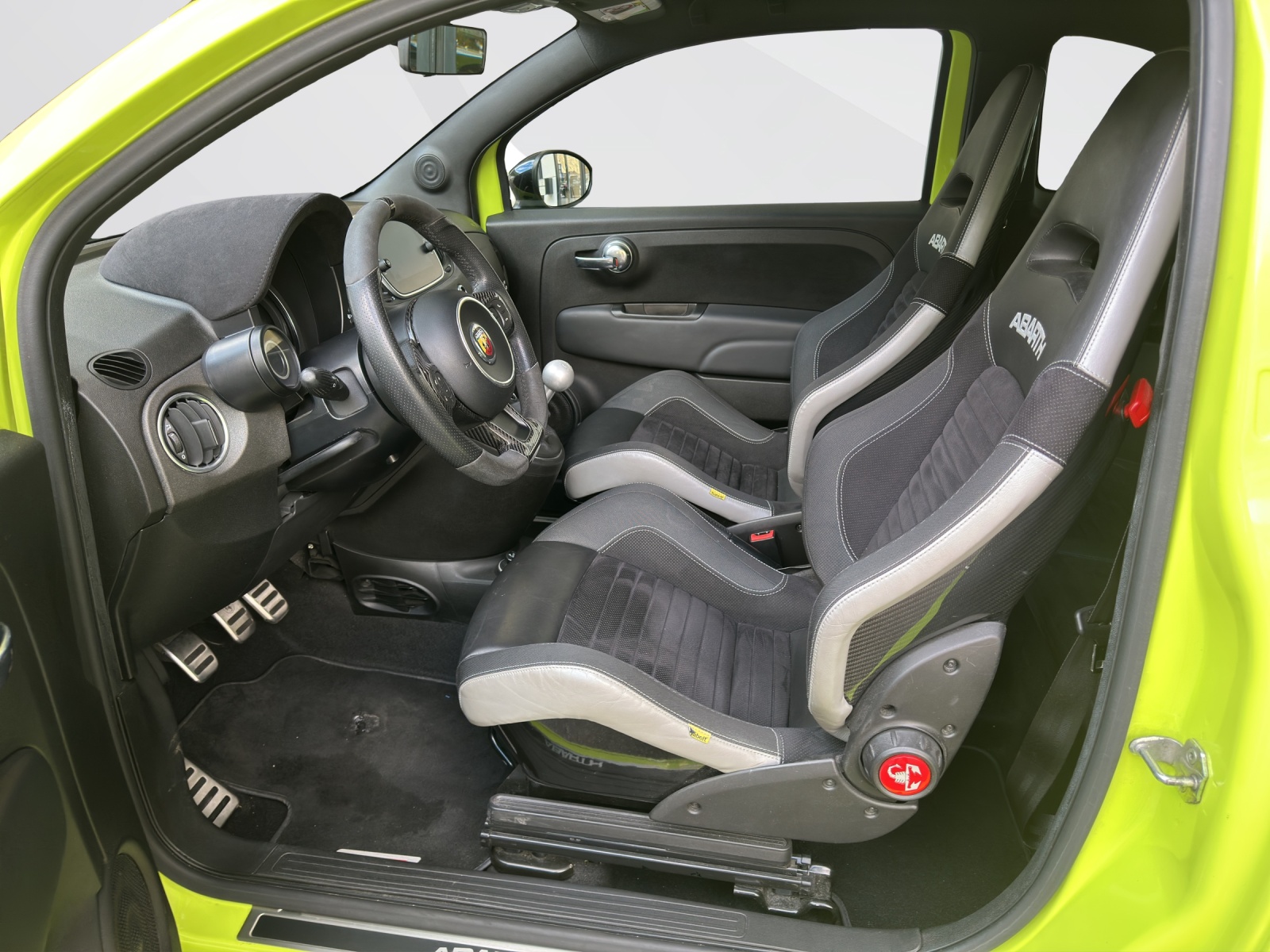 FIAT 595 Abarth 1.4 T-Jet 180 Competizione-image-8
