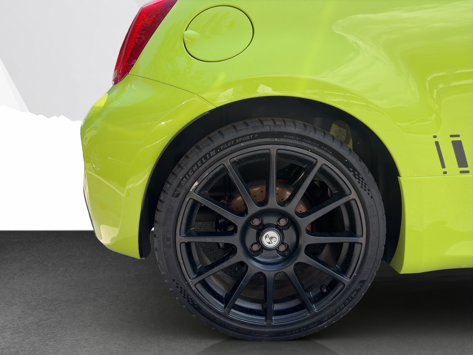 FIAT 595 Abarth 1.4 T-Jet 180 Competizione-image-18