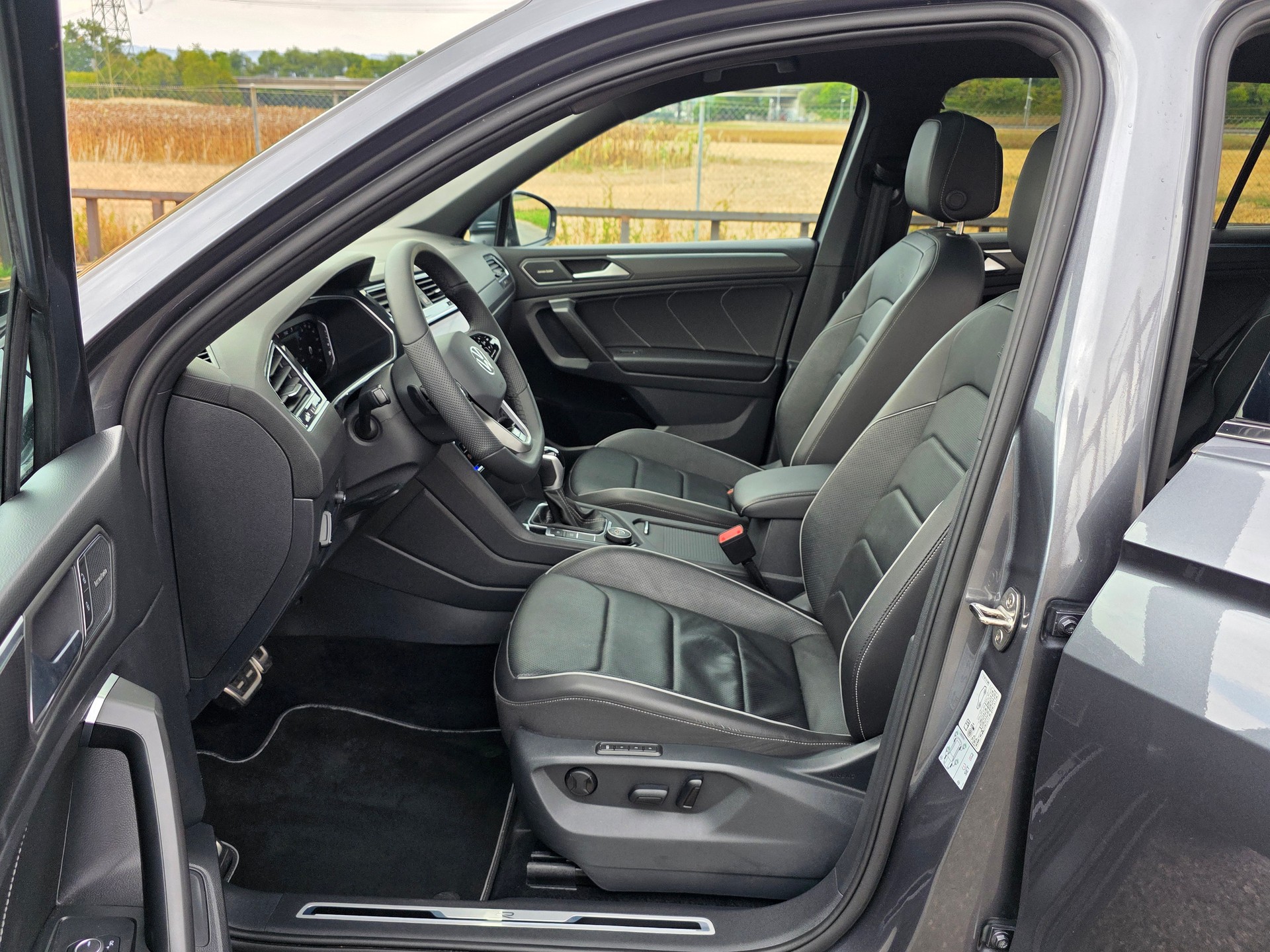 VW Tiguan Allspace 2.0TSI R-Line 4Motion DSG-image-8