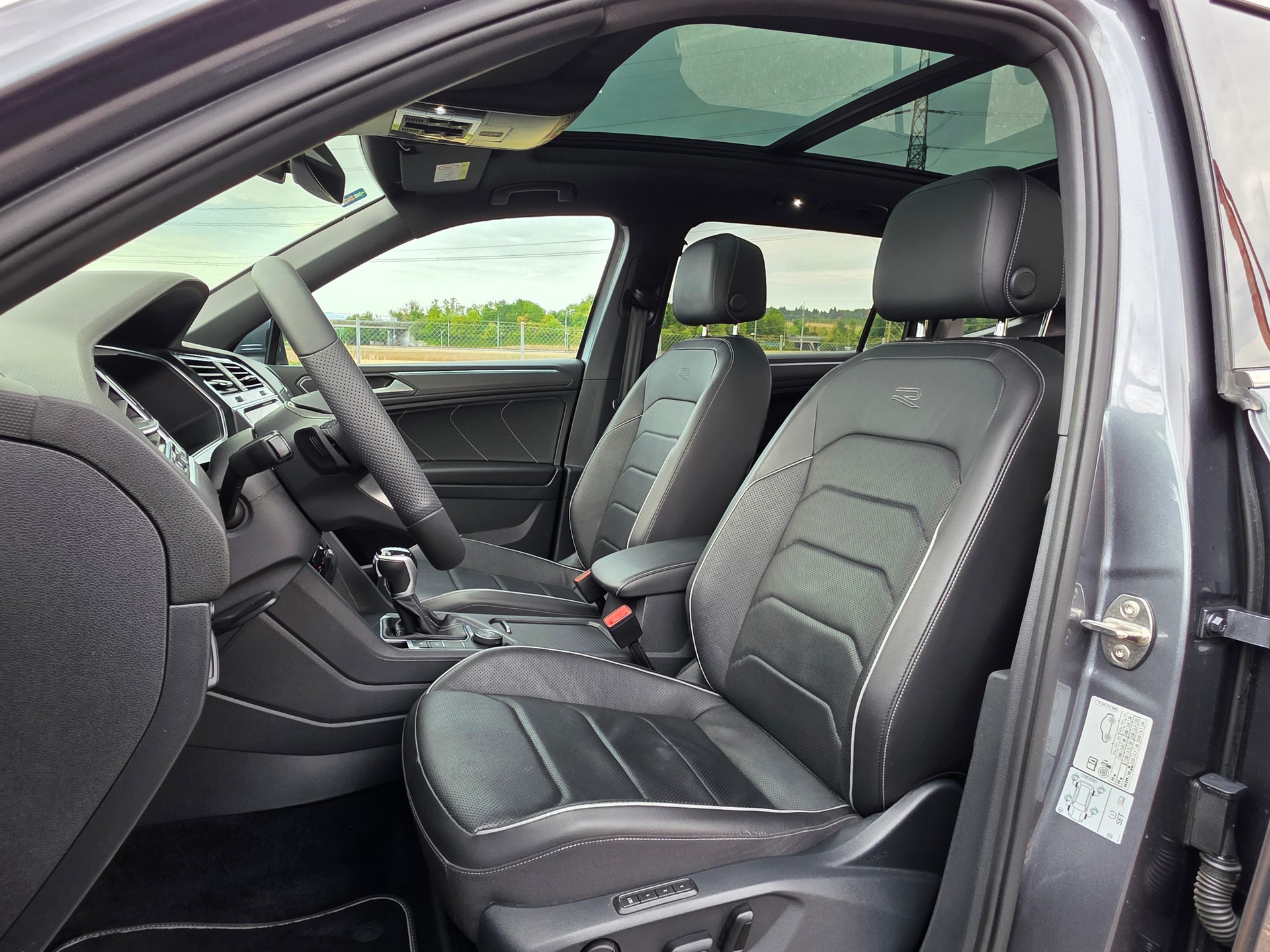 VW Tiguan Allspace 2.0TSI R-Line 4Motion DSG-image-14