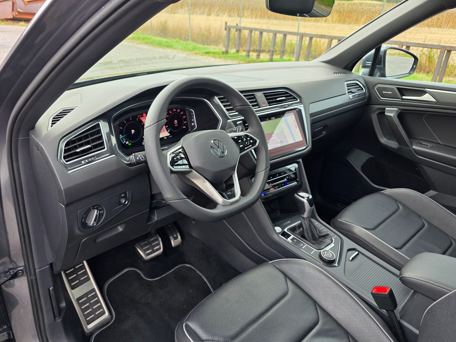 VW Tiguan Allspace 2.0TSI R-Line 4Motion DSG-image-13