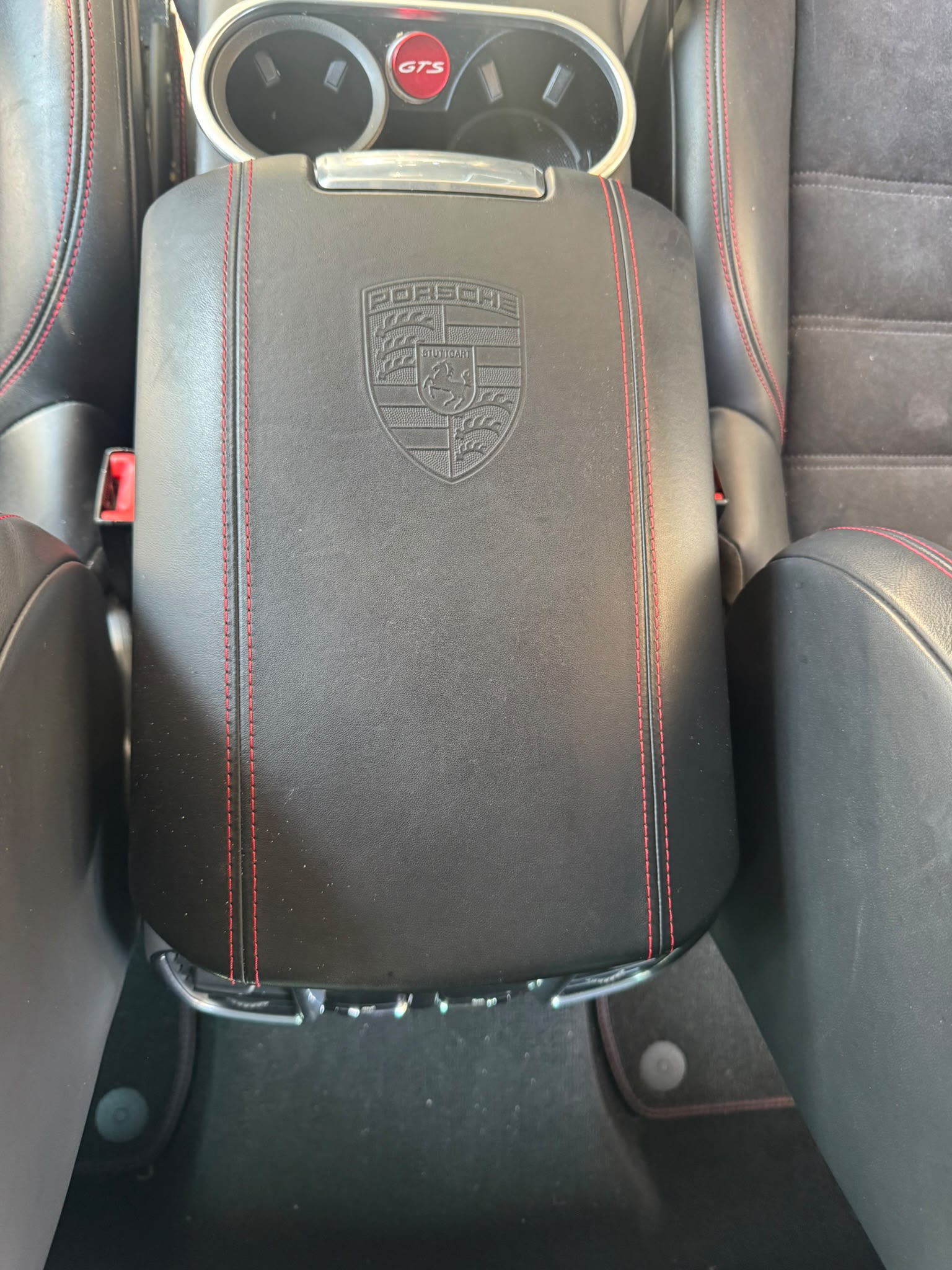 PORSCHE GTS-image-17
