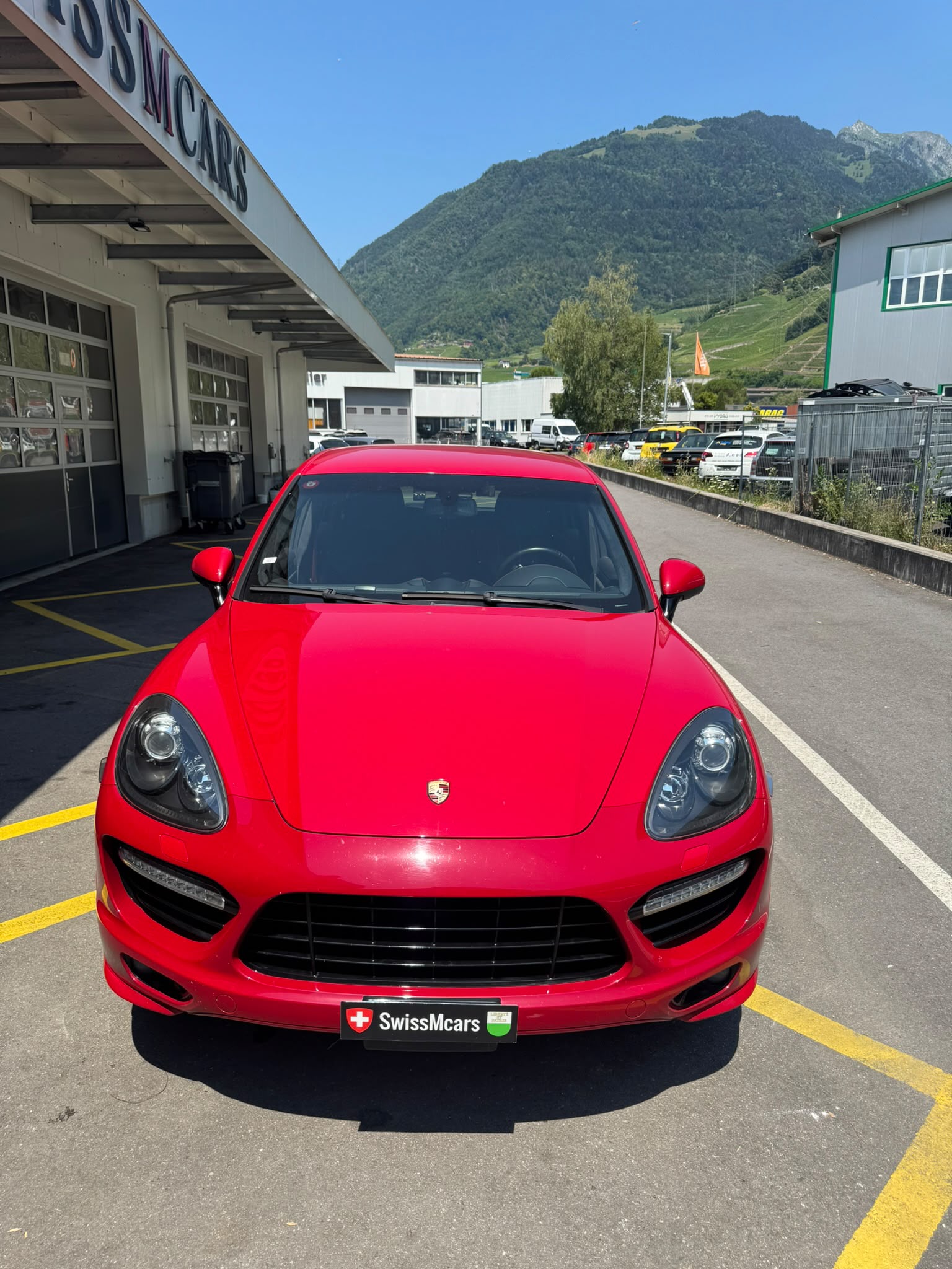 PORSCHE GTS-image-2