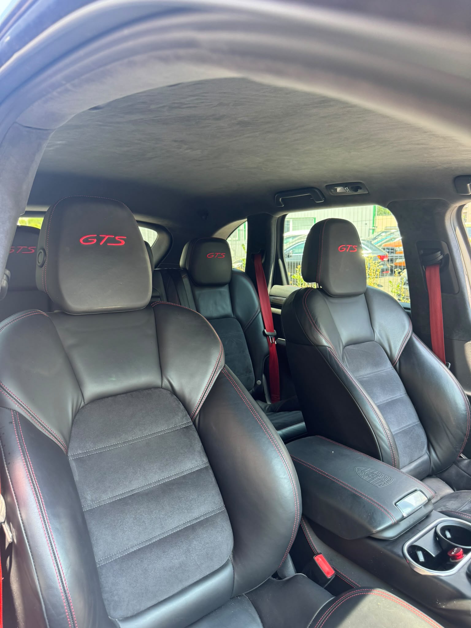 PORSCHE GTS-image-13