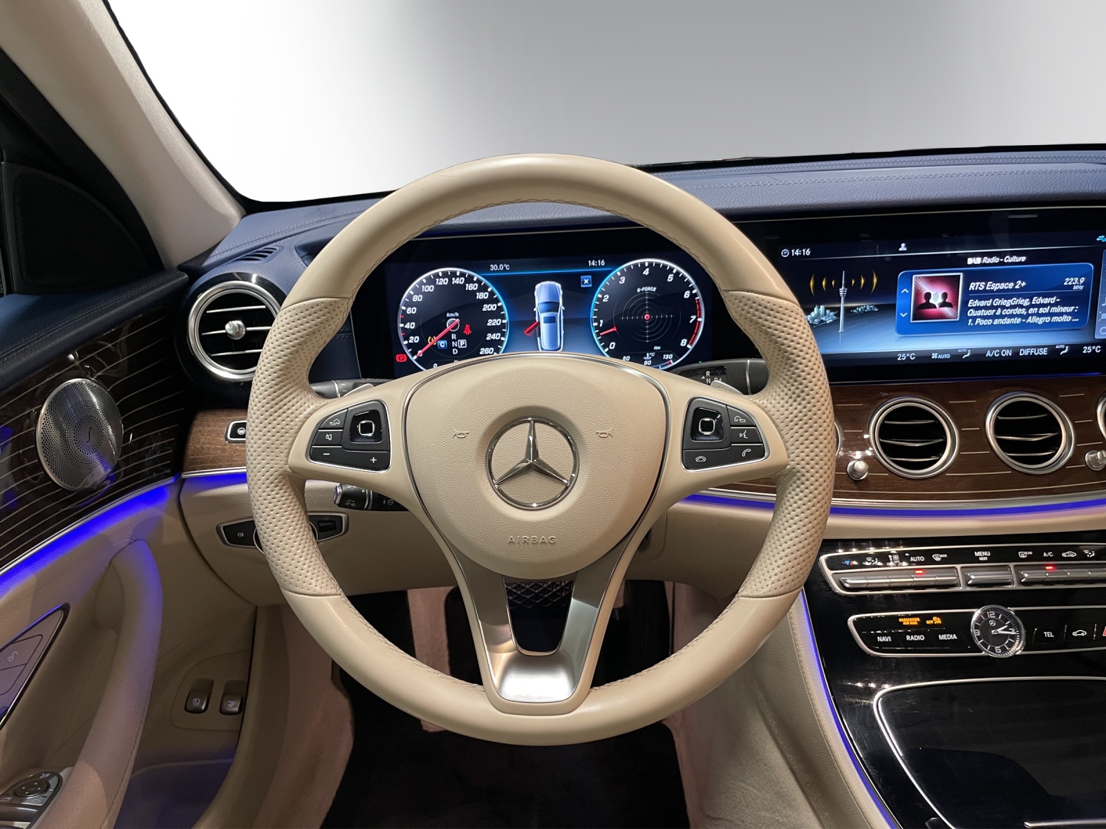 MERCEDES-BENZ E 400 Avantgarde 7G-Tronic-image-13