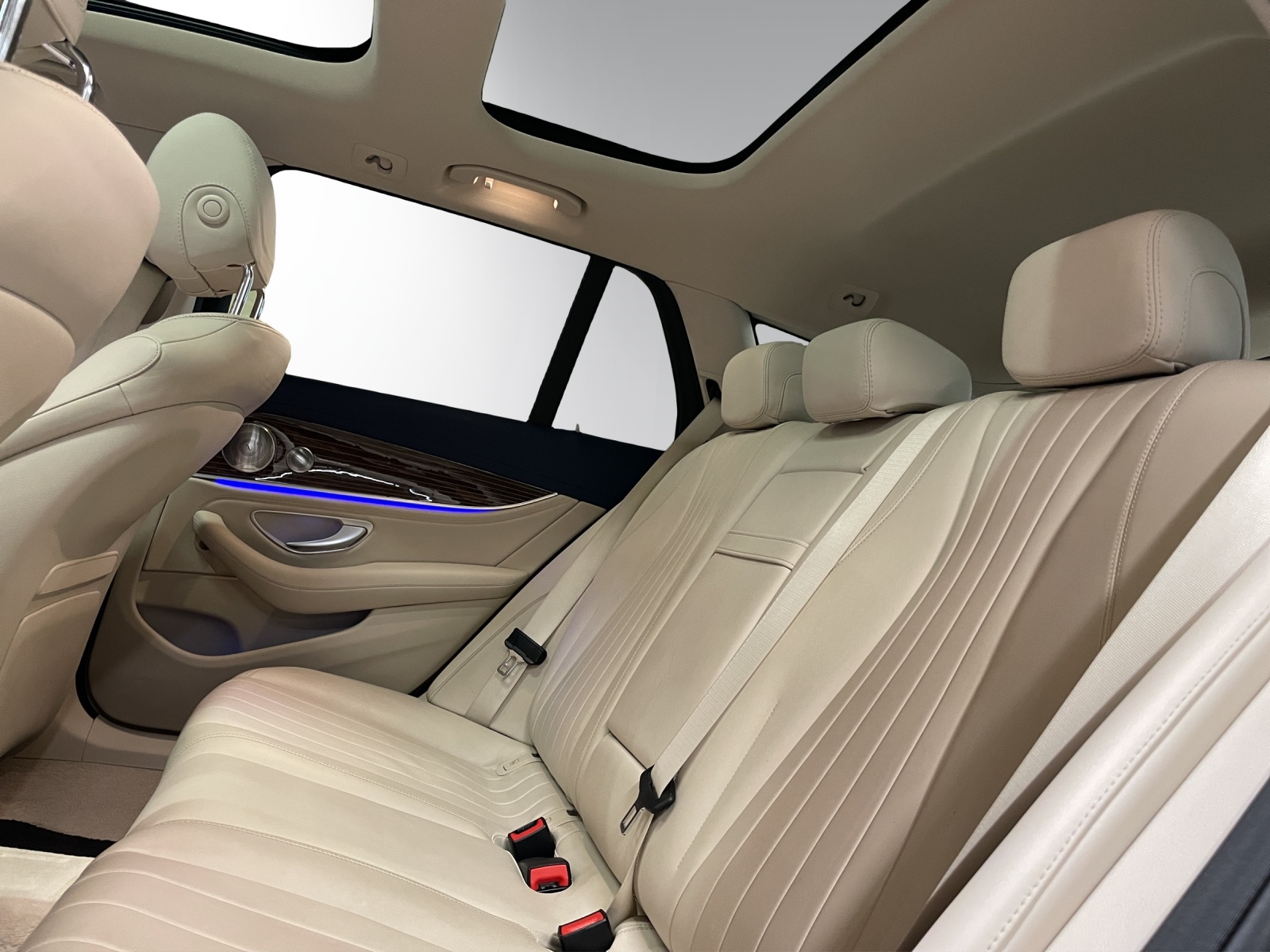 MERCEDES-BENZ E 400 Avantgarde 7G-Tronic-image-10