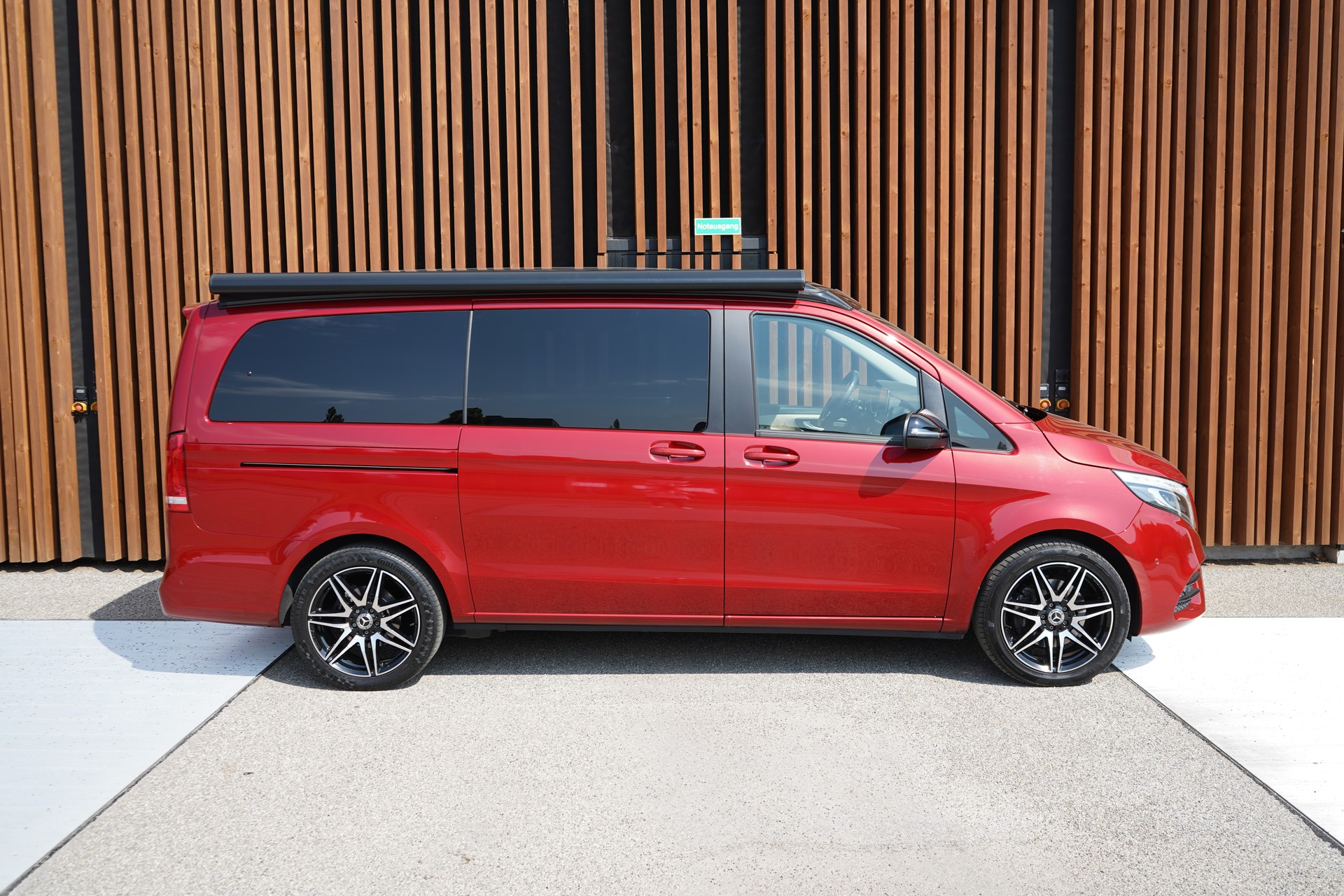 MERCEDES-BENZ MARCO POLO 250 D 4MATIC AUTOMAT AMG LINE BLACK PLUS l 190 PS-image-2