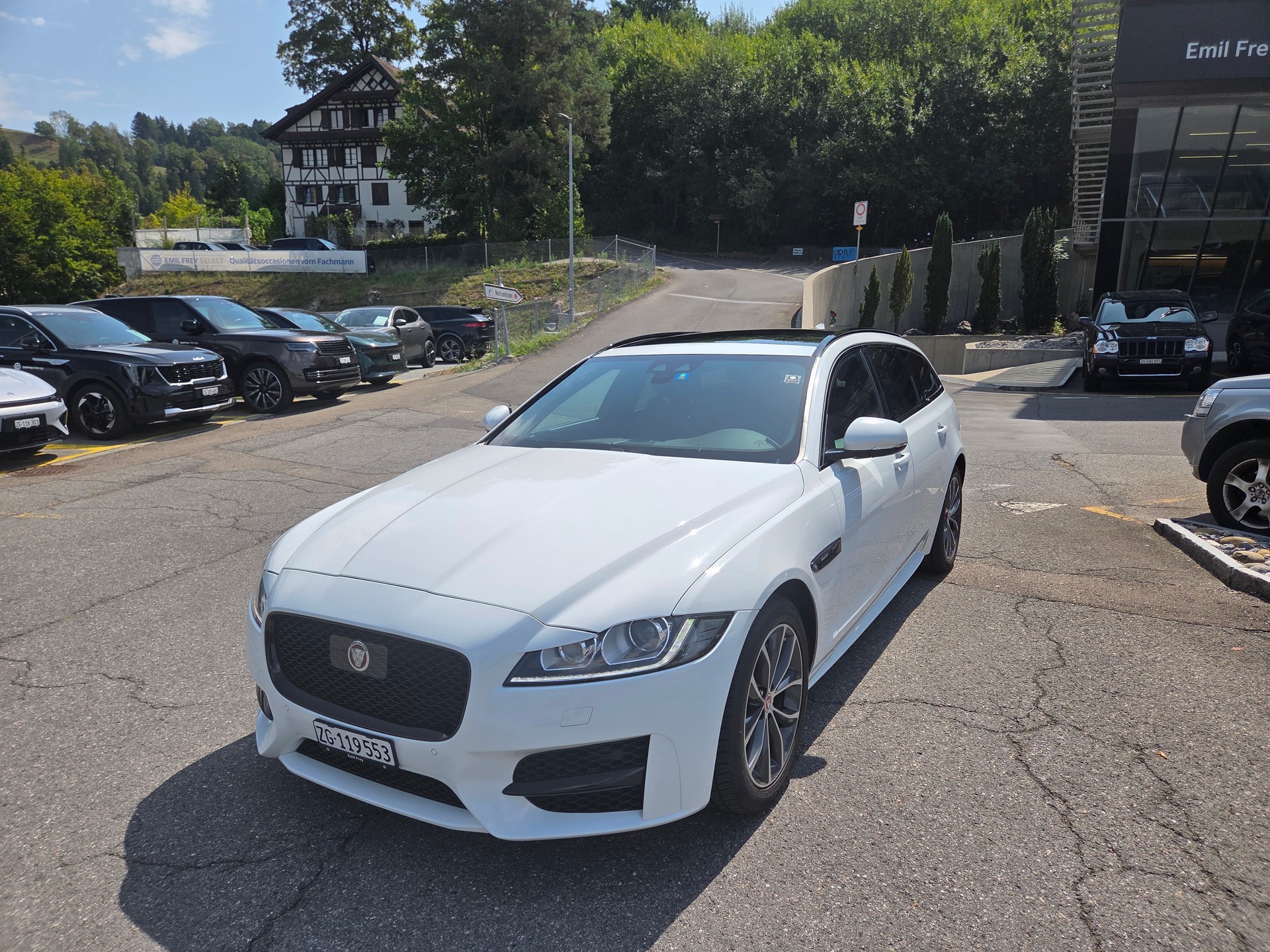 JAGUAR 2.0 D 240 R-Sport AWD-image-1