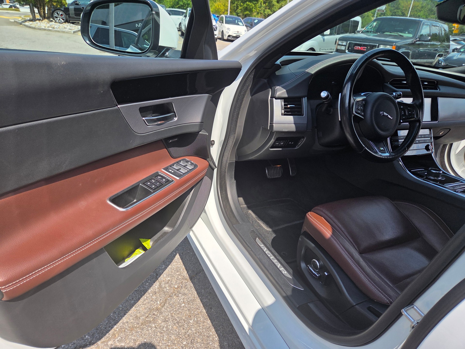 JAGUAR 2.0 D 240 R-Sport AWD-image-4