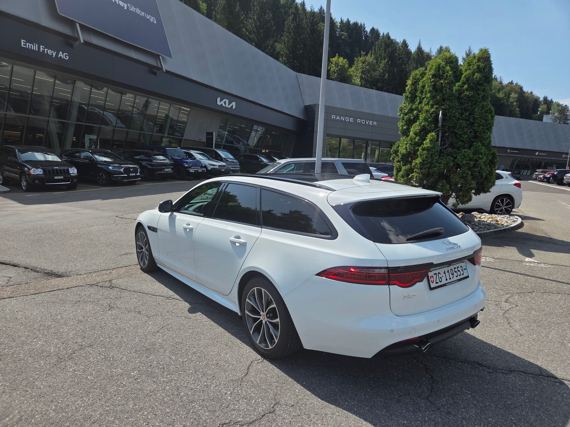 JAGUAR 2.0 D 240 R-Sport AWD-image-2