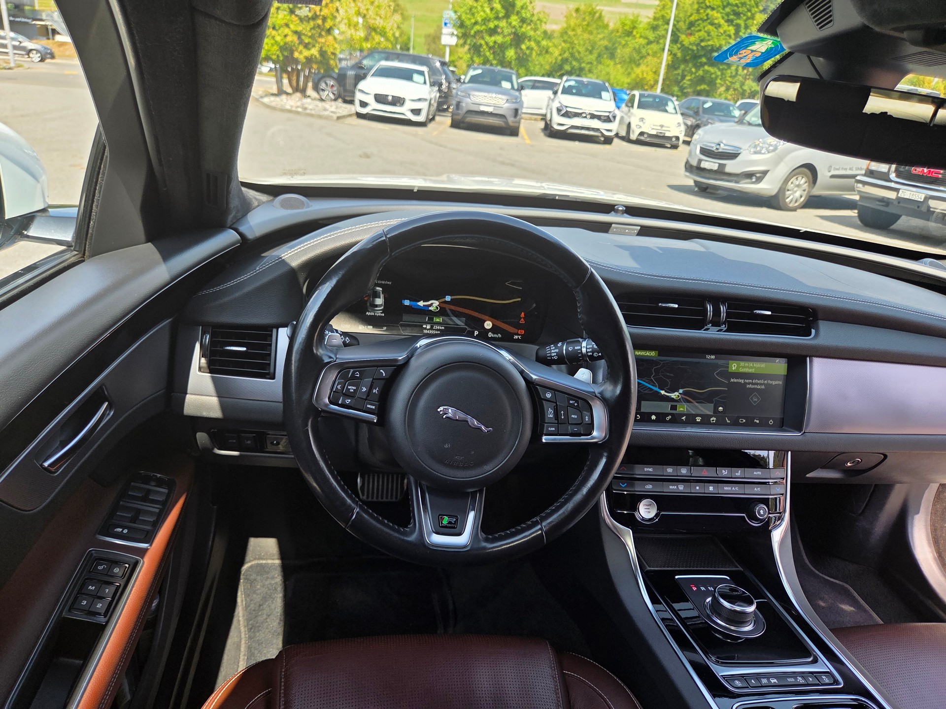 JAGUAR 2.0 D 240 R-Sport AWD-image-3