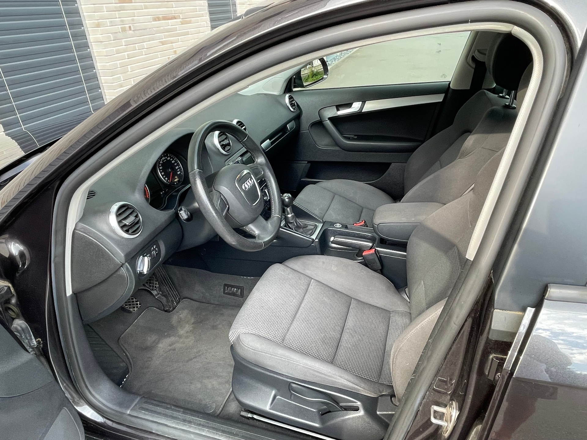 AUDI Audi A3 1.8 TFSI Sportback-image-13