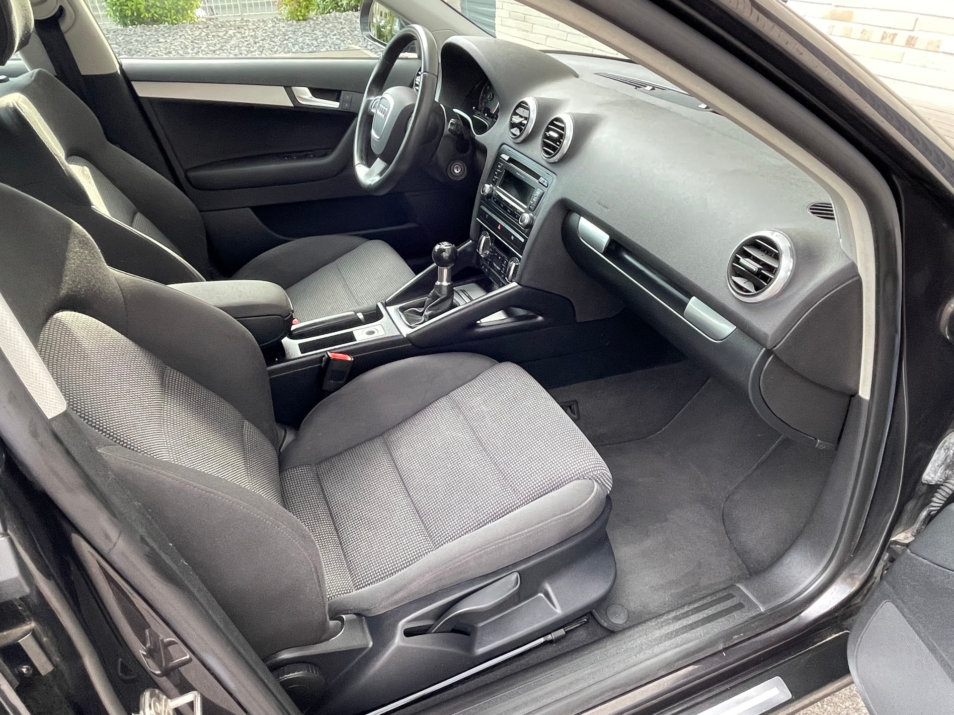 AUDI Audi A3 1.8 TFSI Sportback-image-14