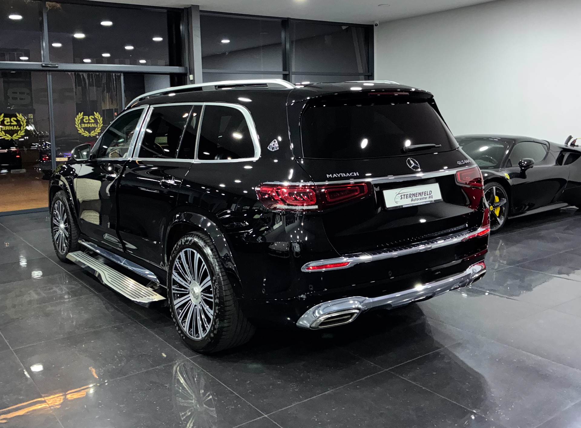 MERCEDES-BENZ GLS Maybach 600 9G-Tronic-image-5