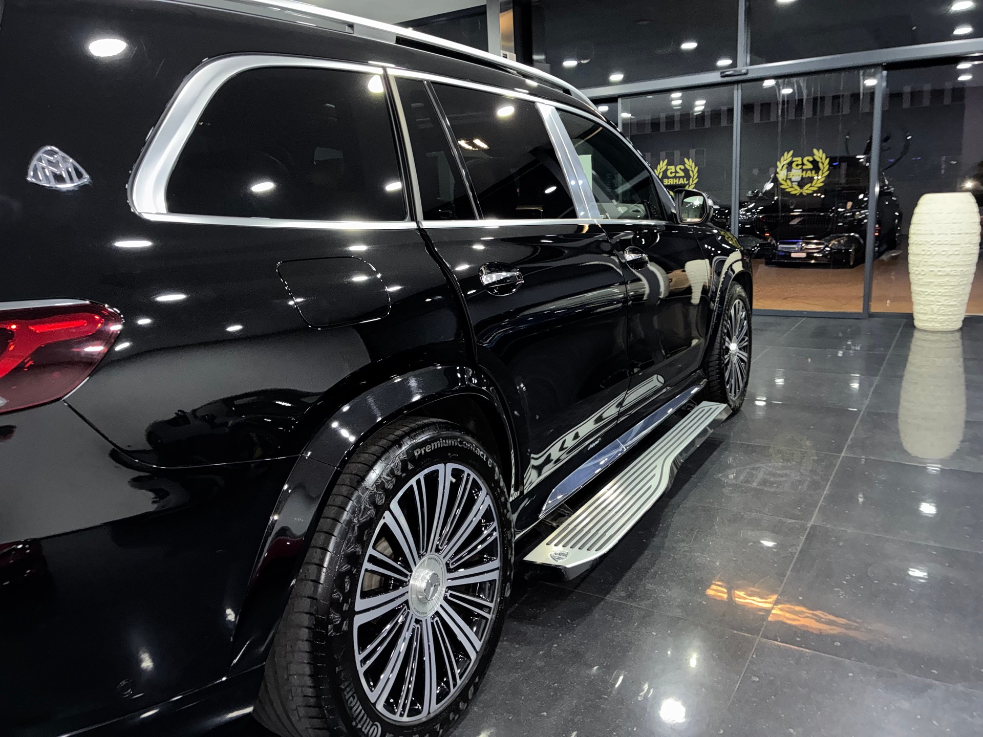 MERCEDES-BENZ GLS Maybach 600 9G-Tronic-image-4