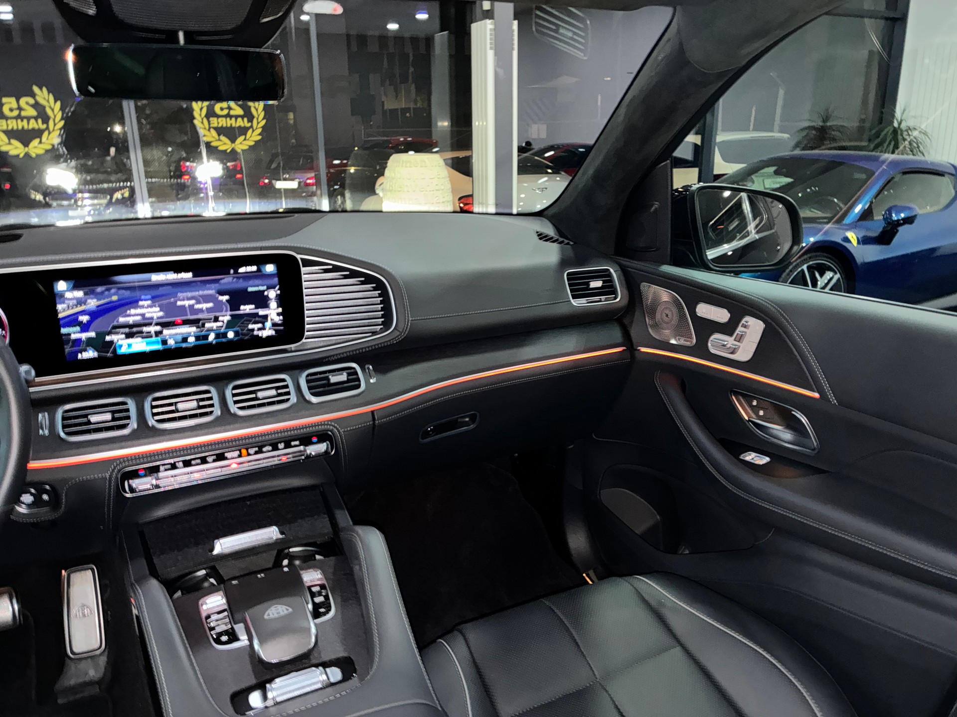 MERCEDES-BENZ GLS Maybach 600 9G-Tronic-image-9