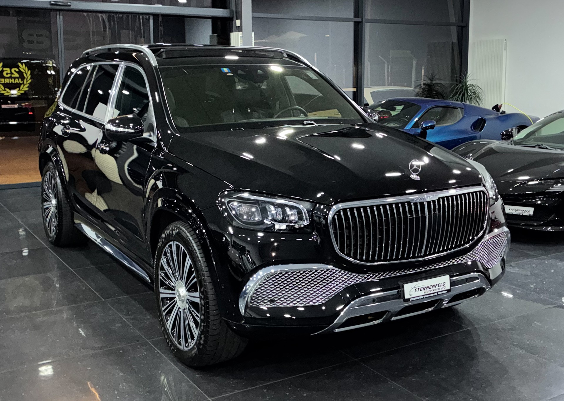 MERCEDES-BENZ GLS Maybach 600 9G-Tronic-image-2